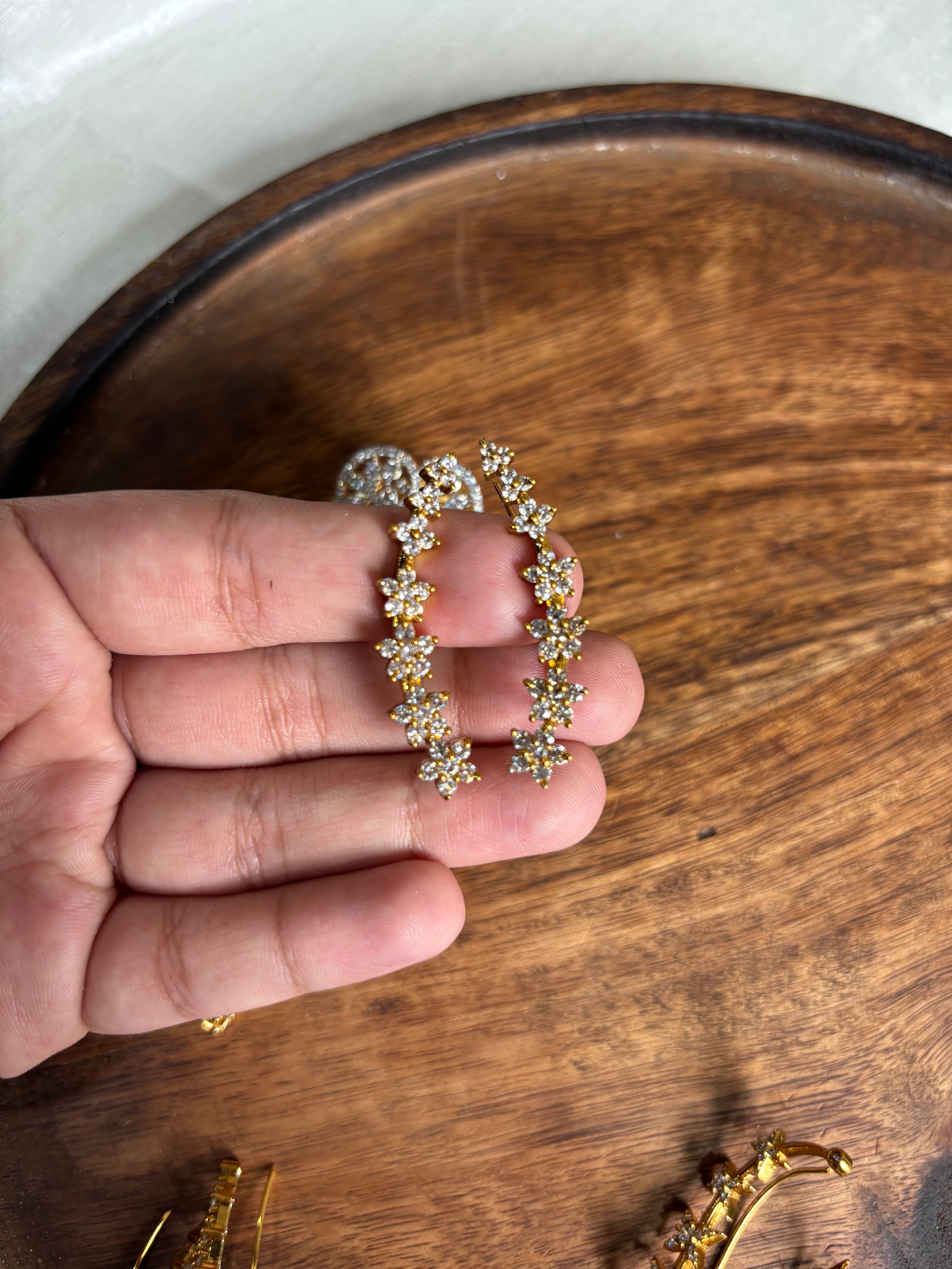 Ad cuffs