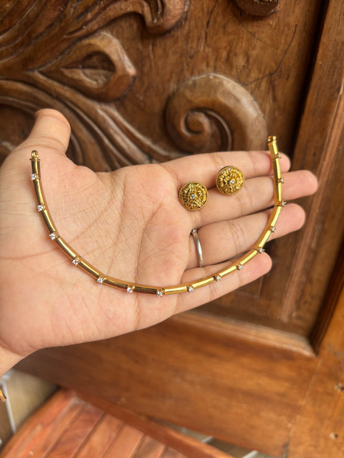 Ad cuff cum choker