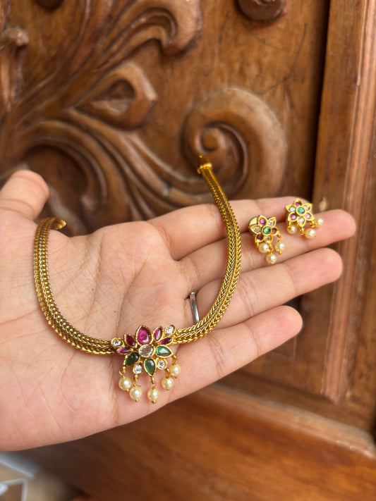 Siddhi choker