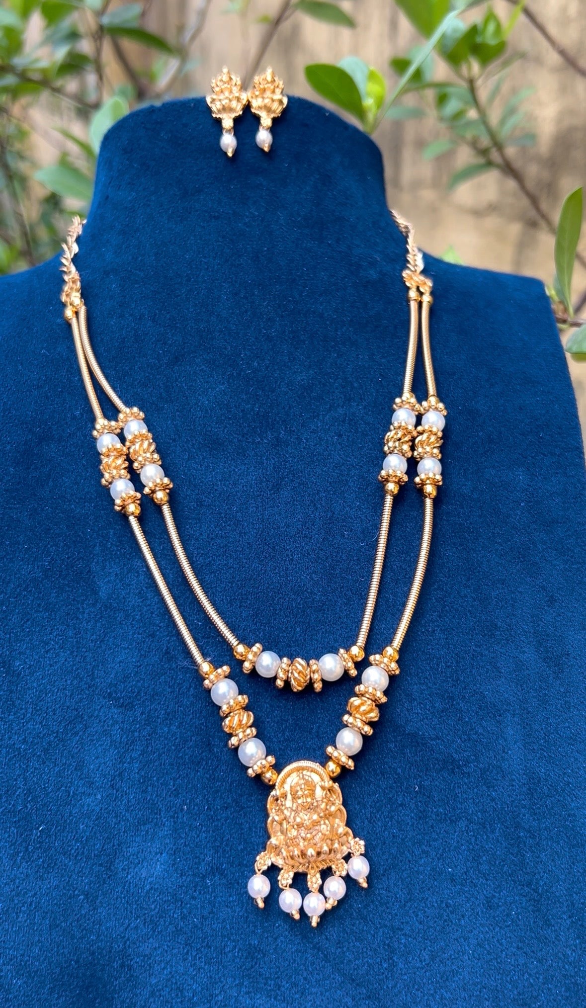 2 layer Devi set