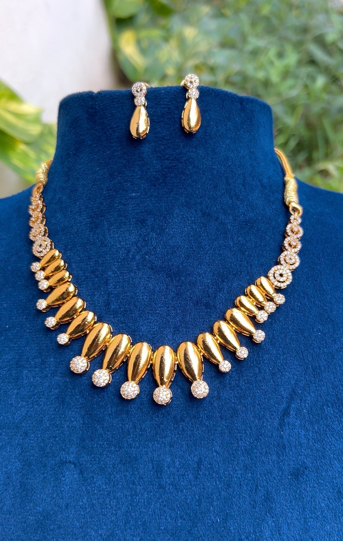 Ad petal gold