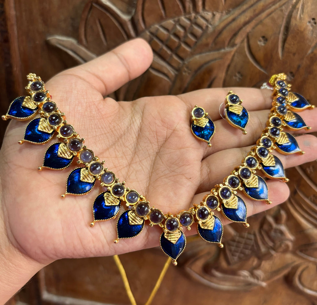 Enamel petals