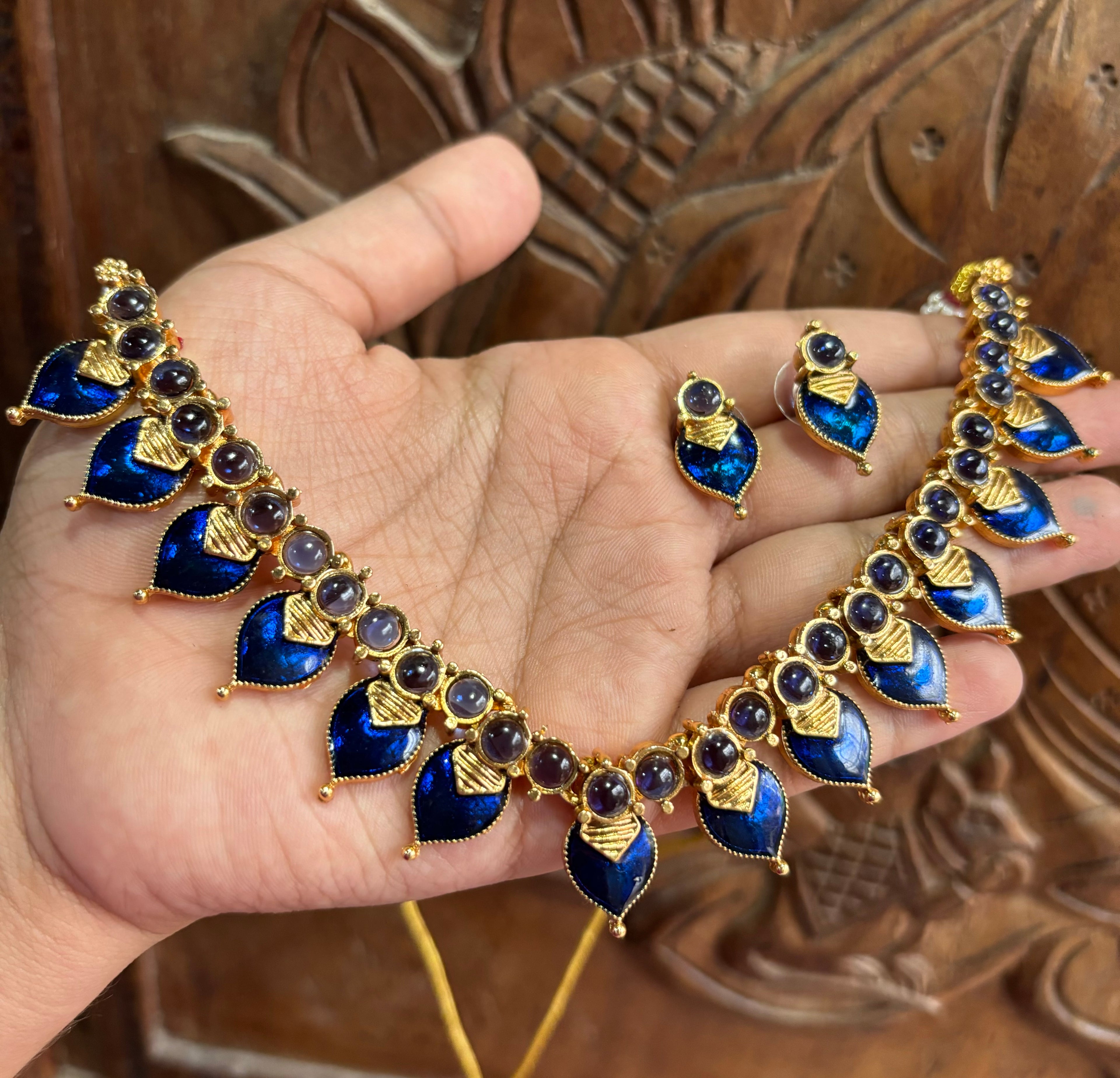 Enamel petals