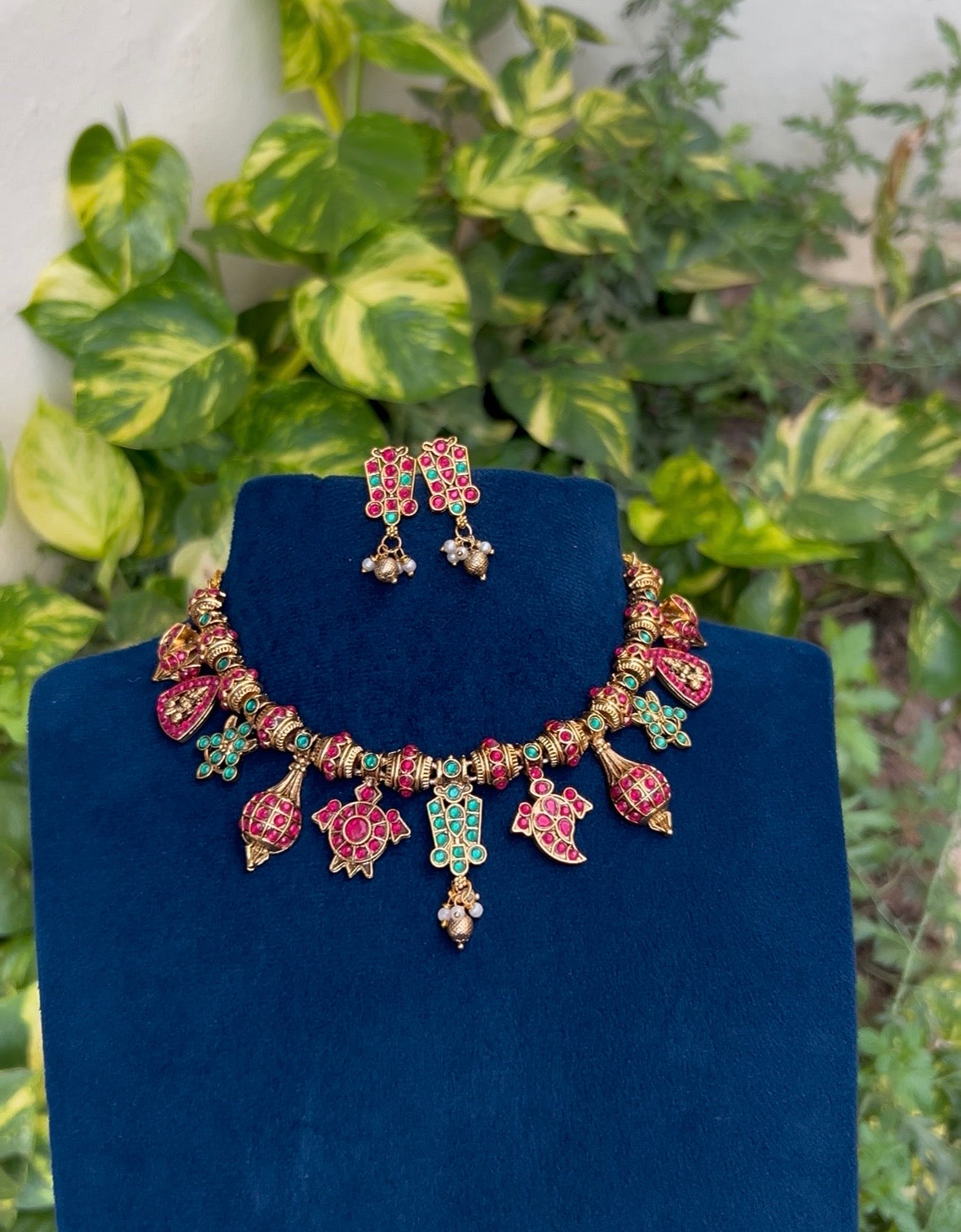 BFS-Kundan ball necklace