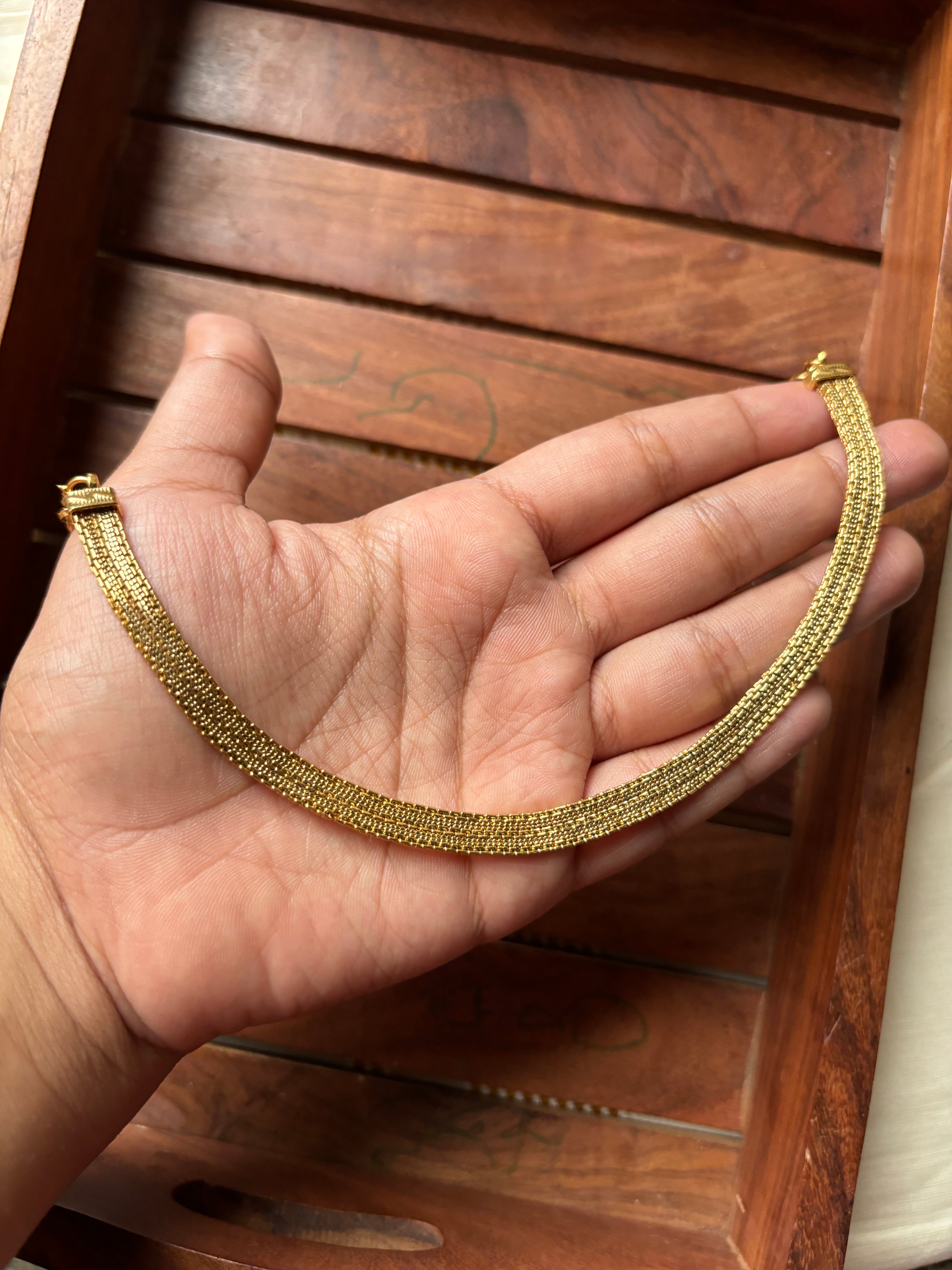 Antique kasavu maala