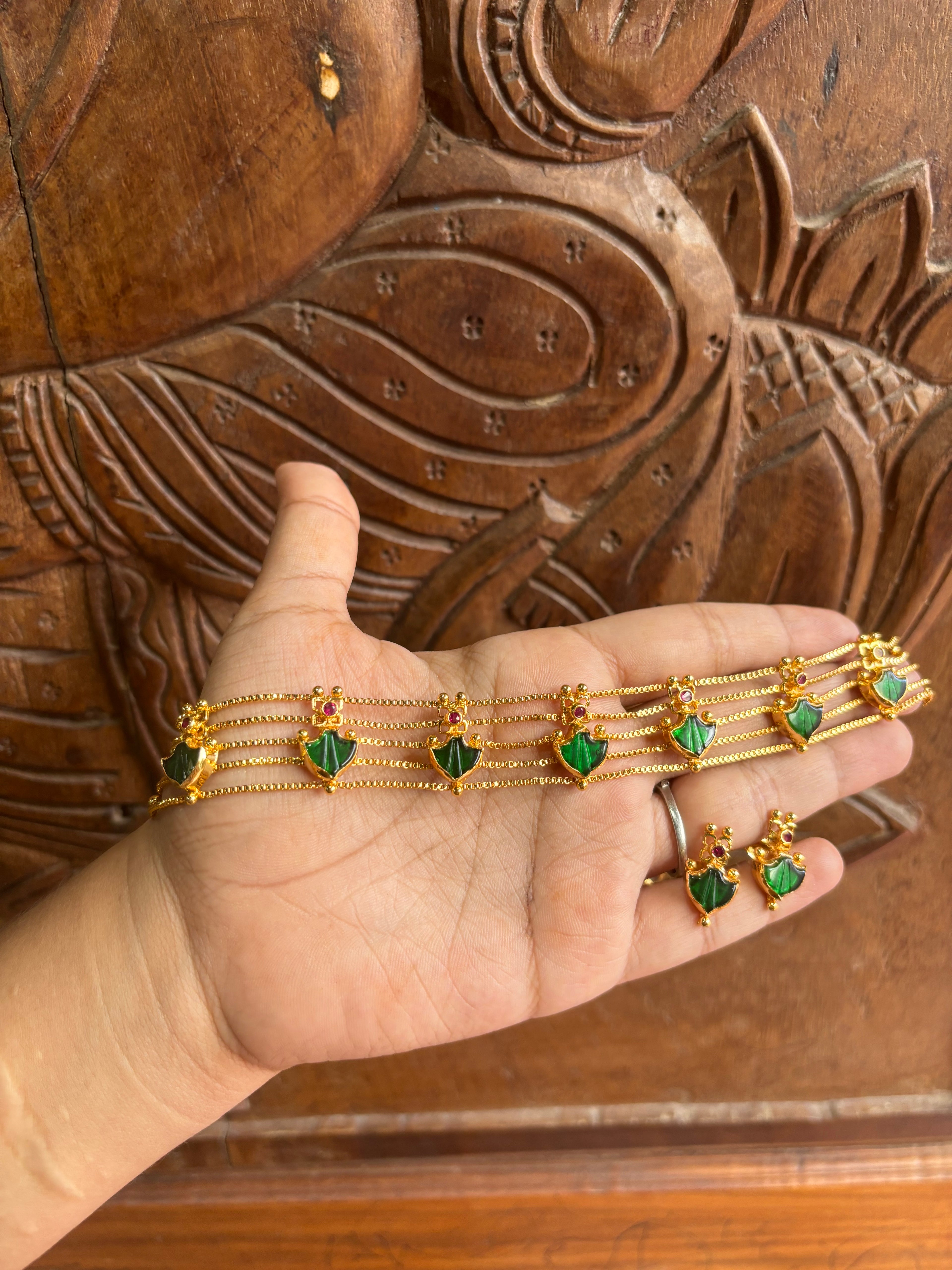 Palakka choker