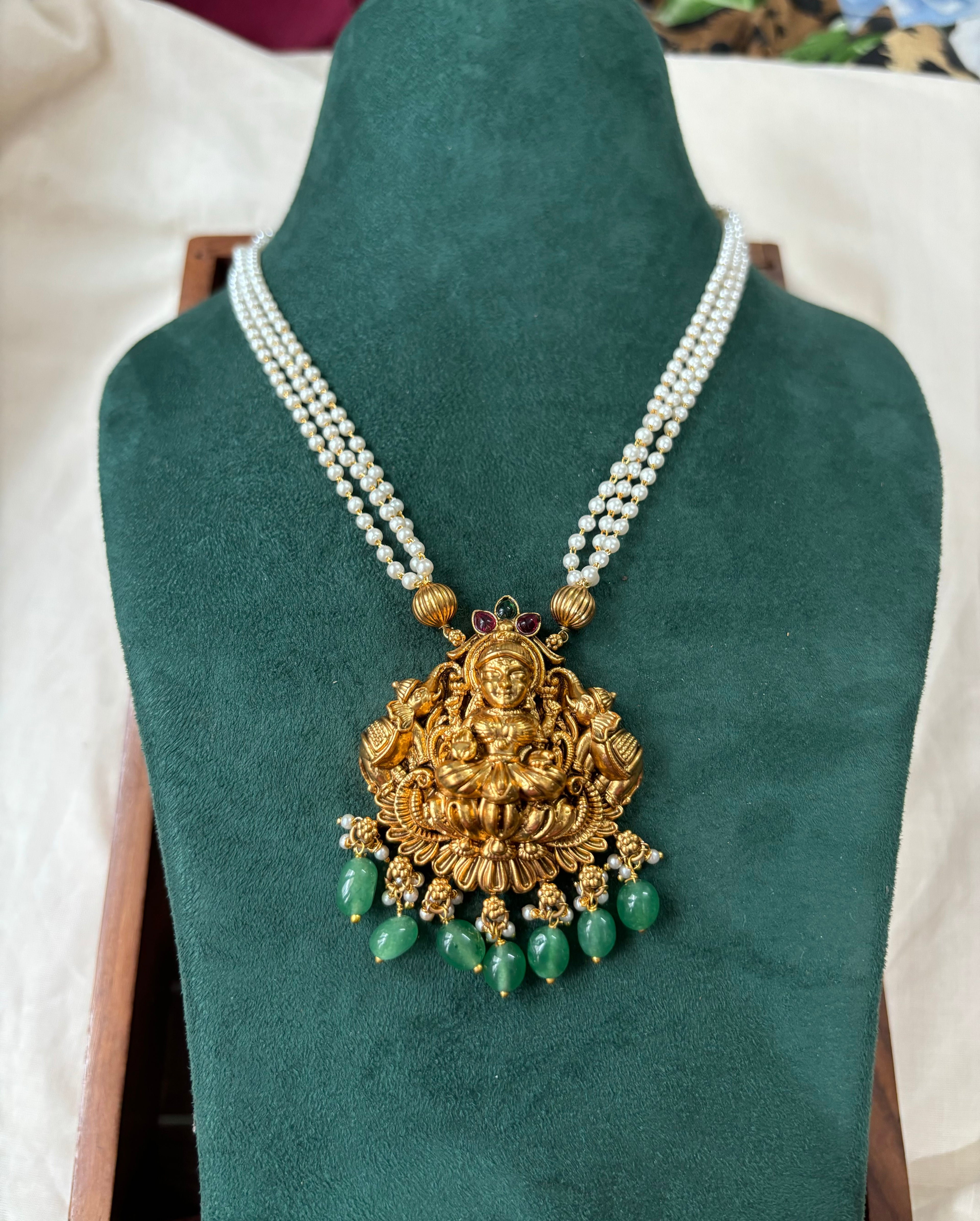 Pearl nagas set