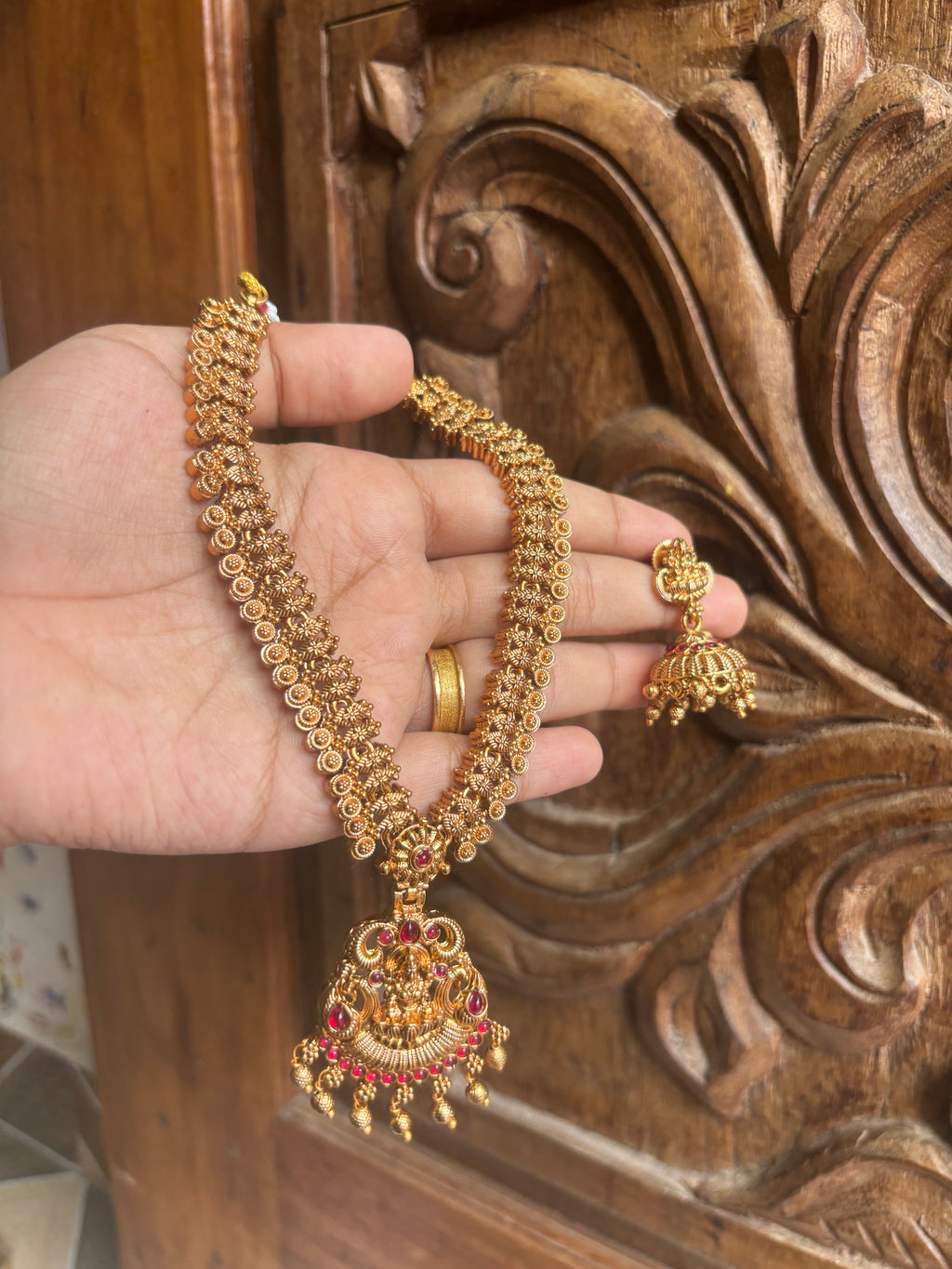 Lakshmi sets