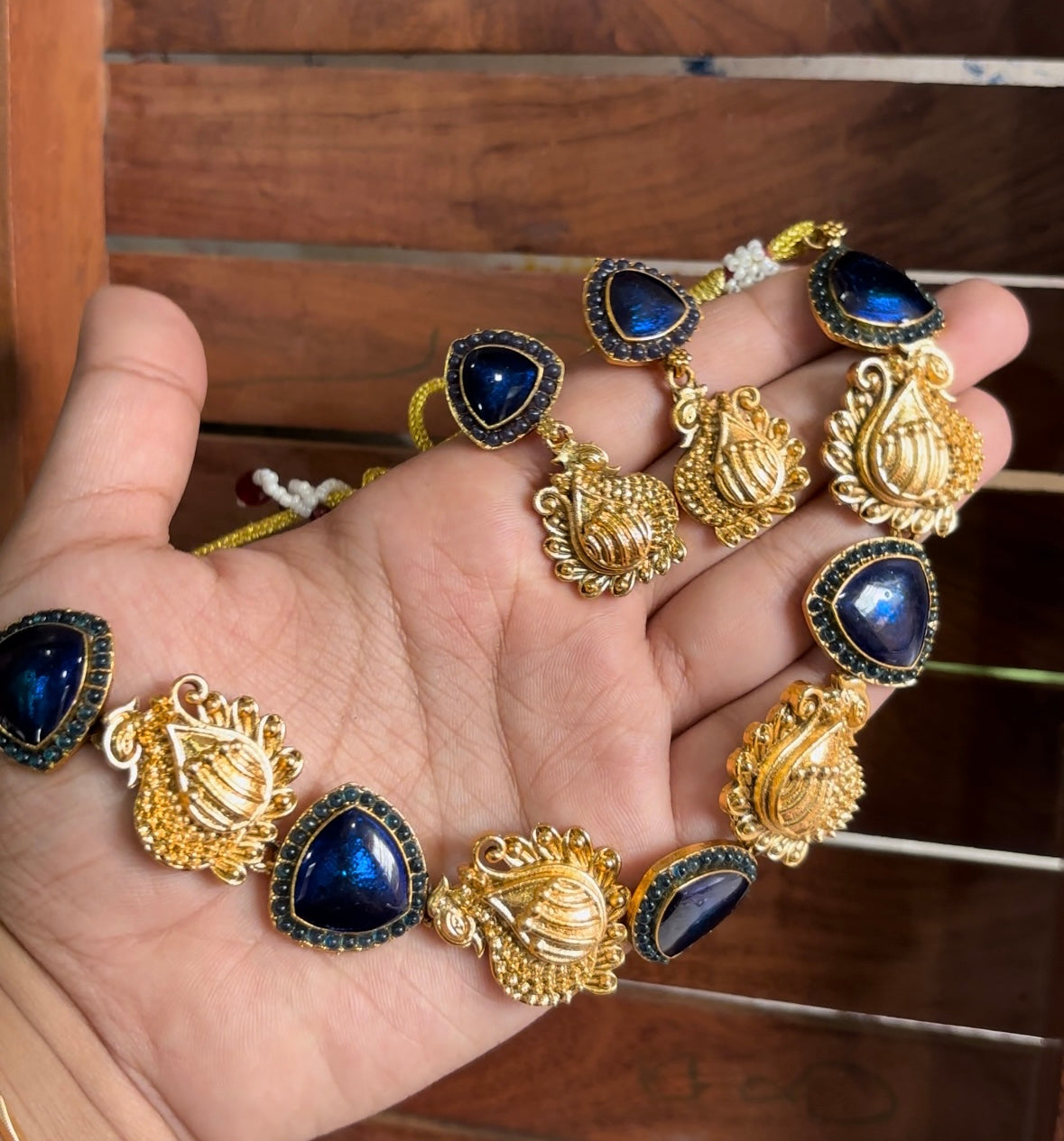 Enamel chokers