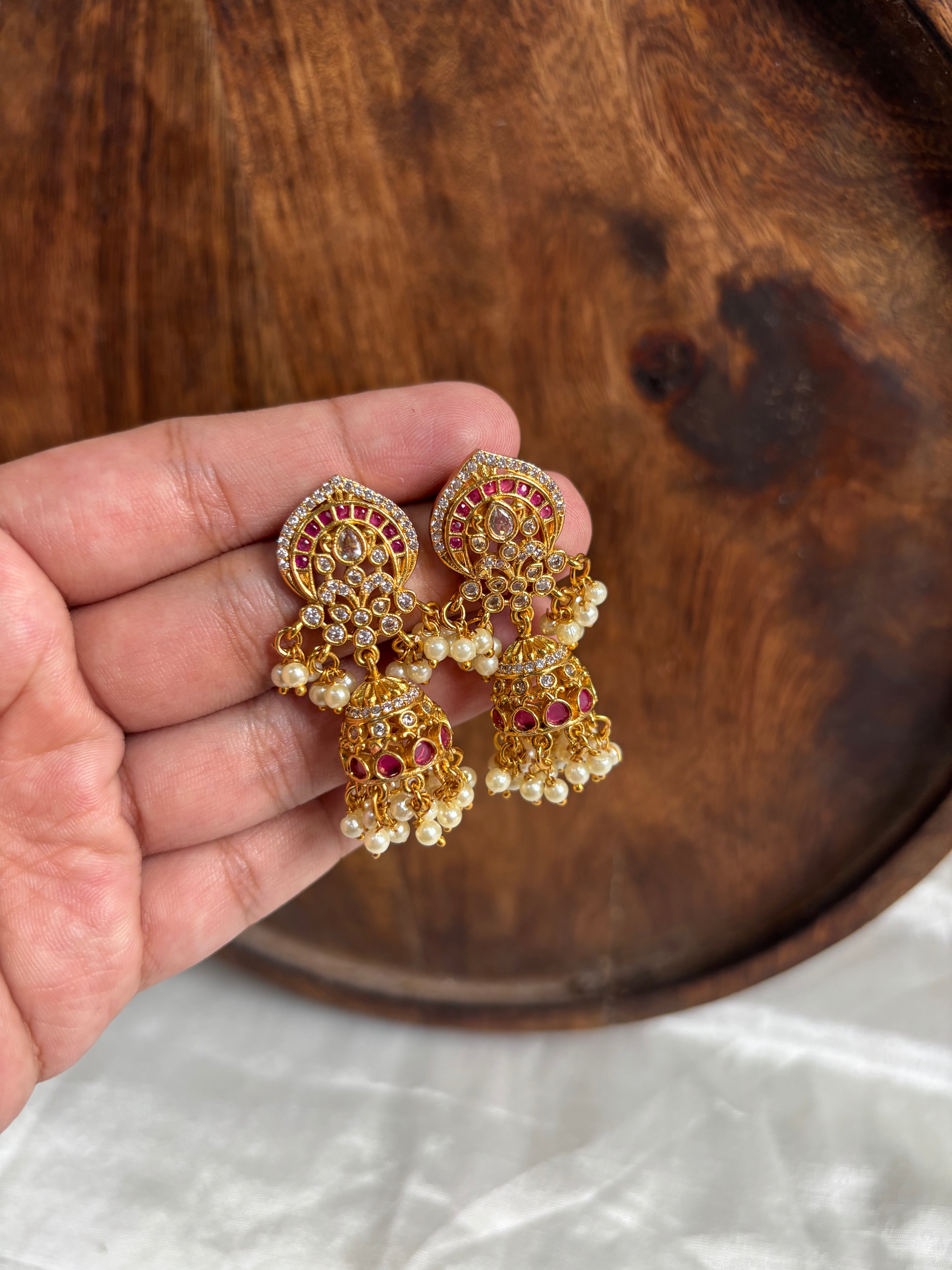 Kemp jhumkas