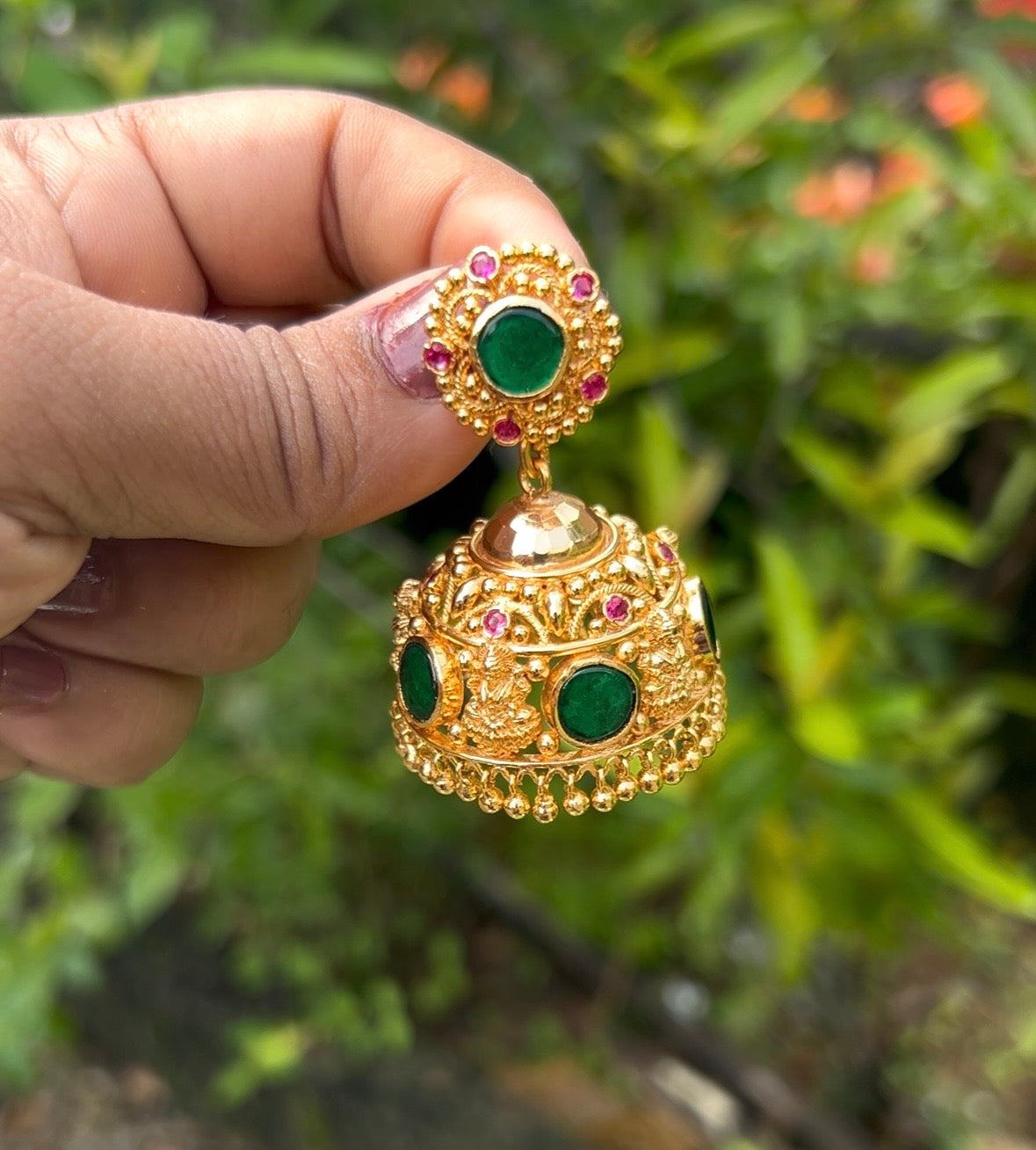 Round palakka jhumka