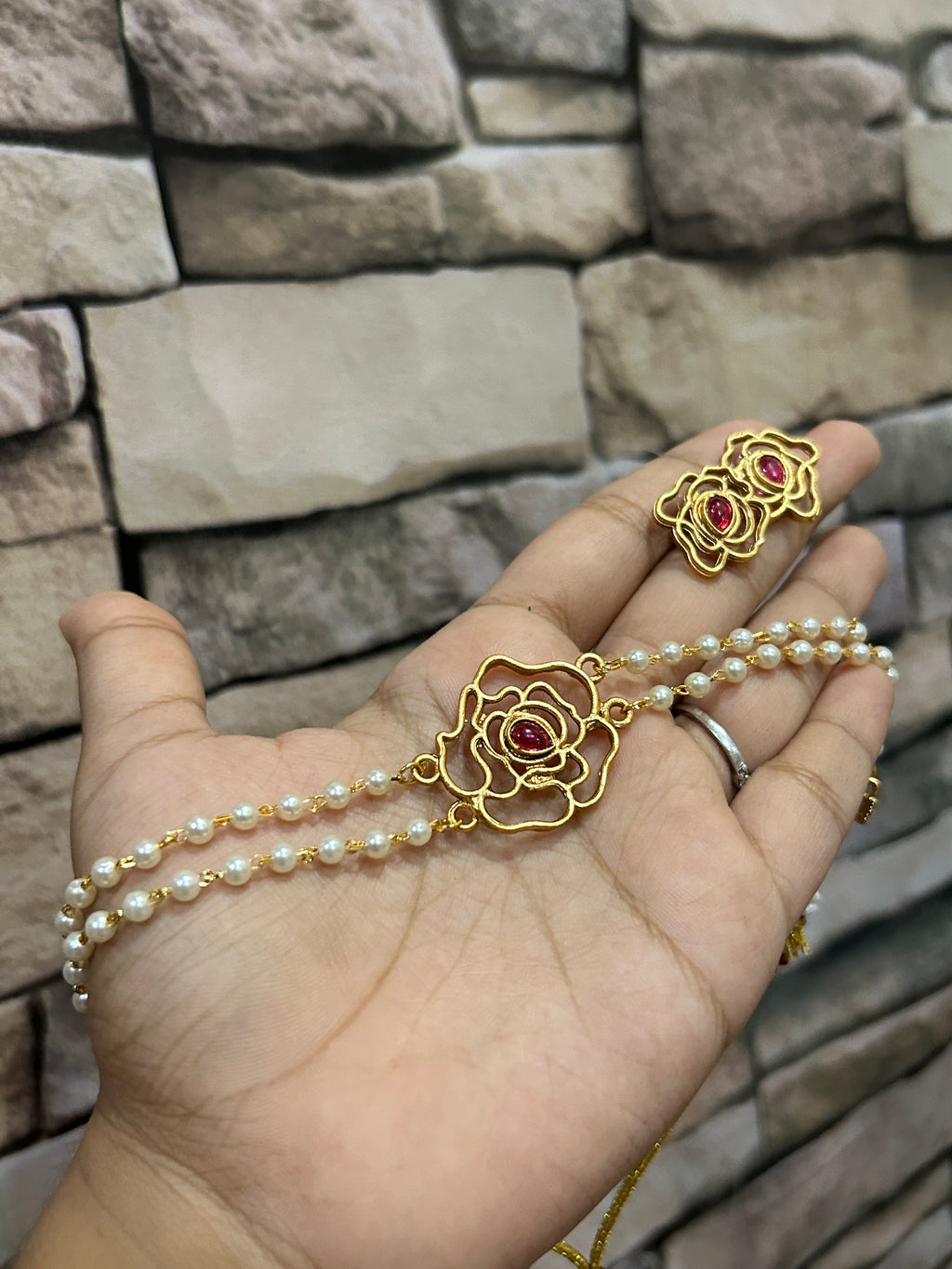 rose choker