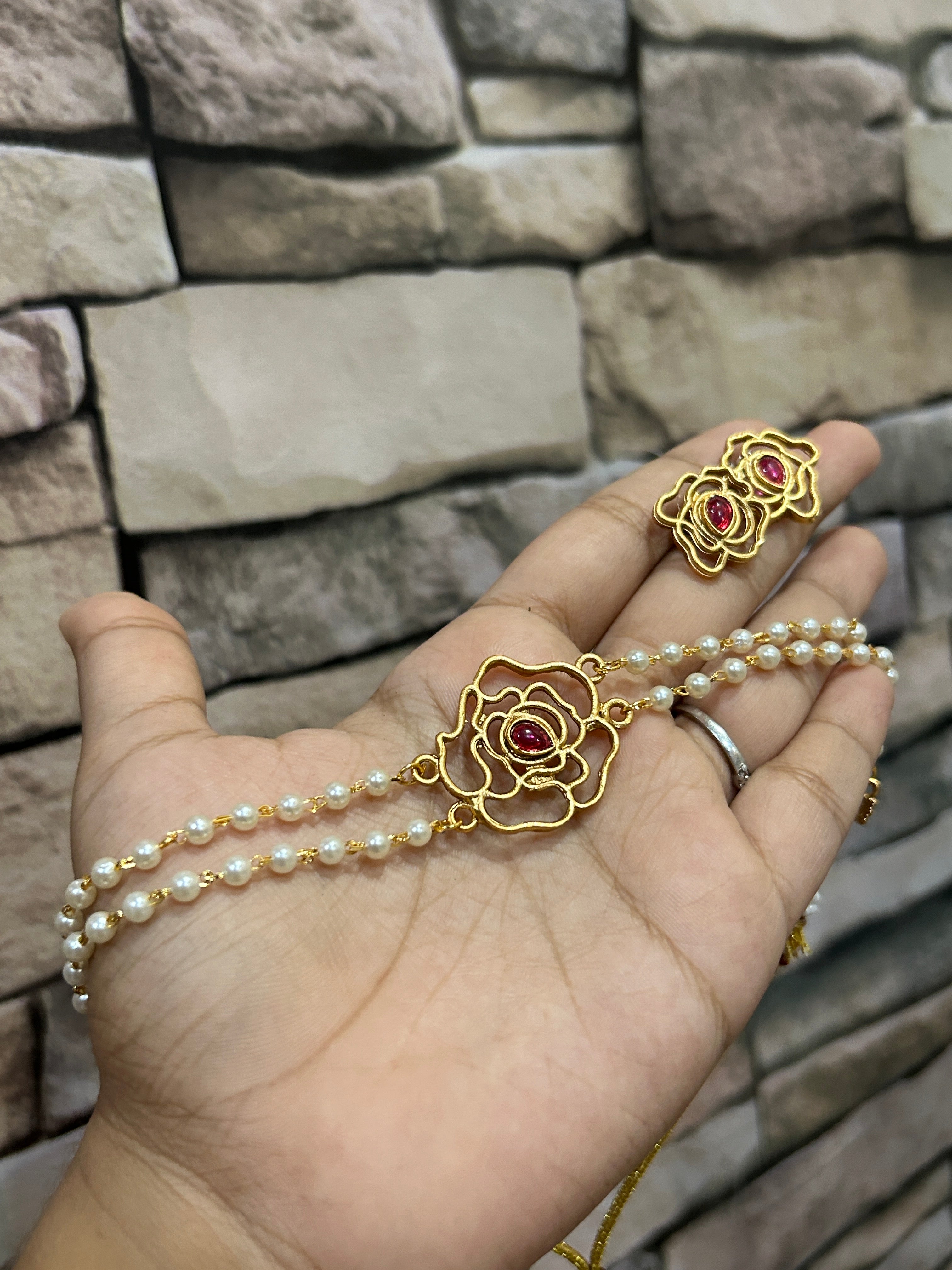 rose choker