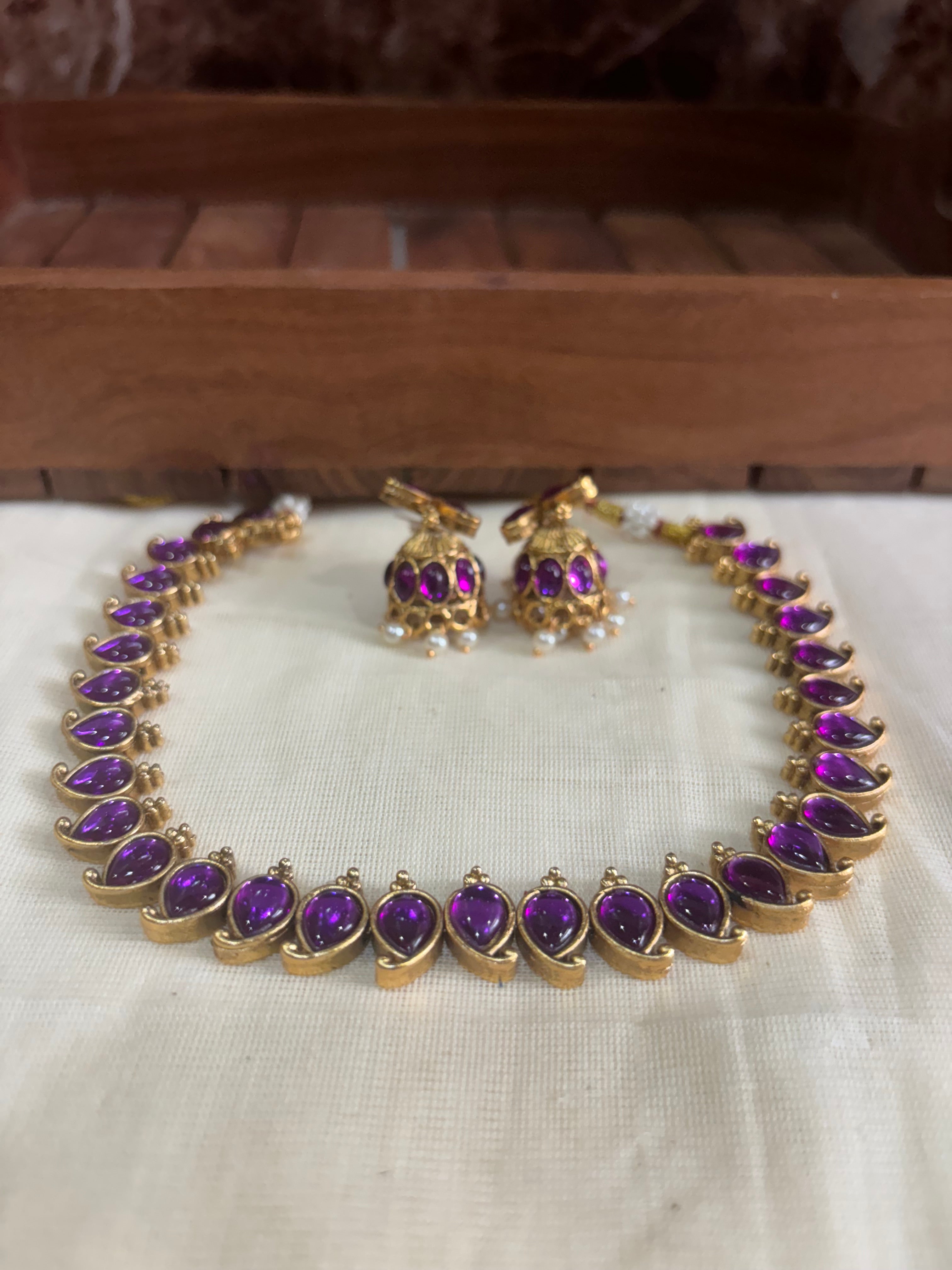 Mango necklace