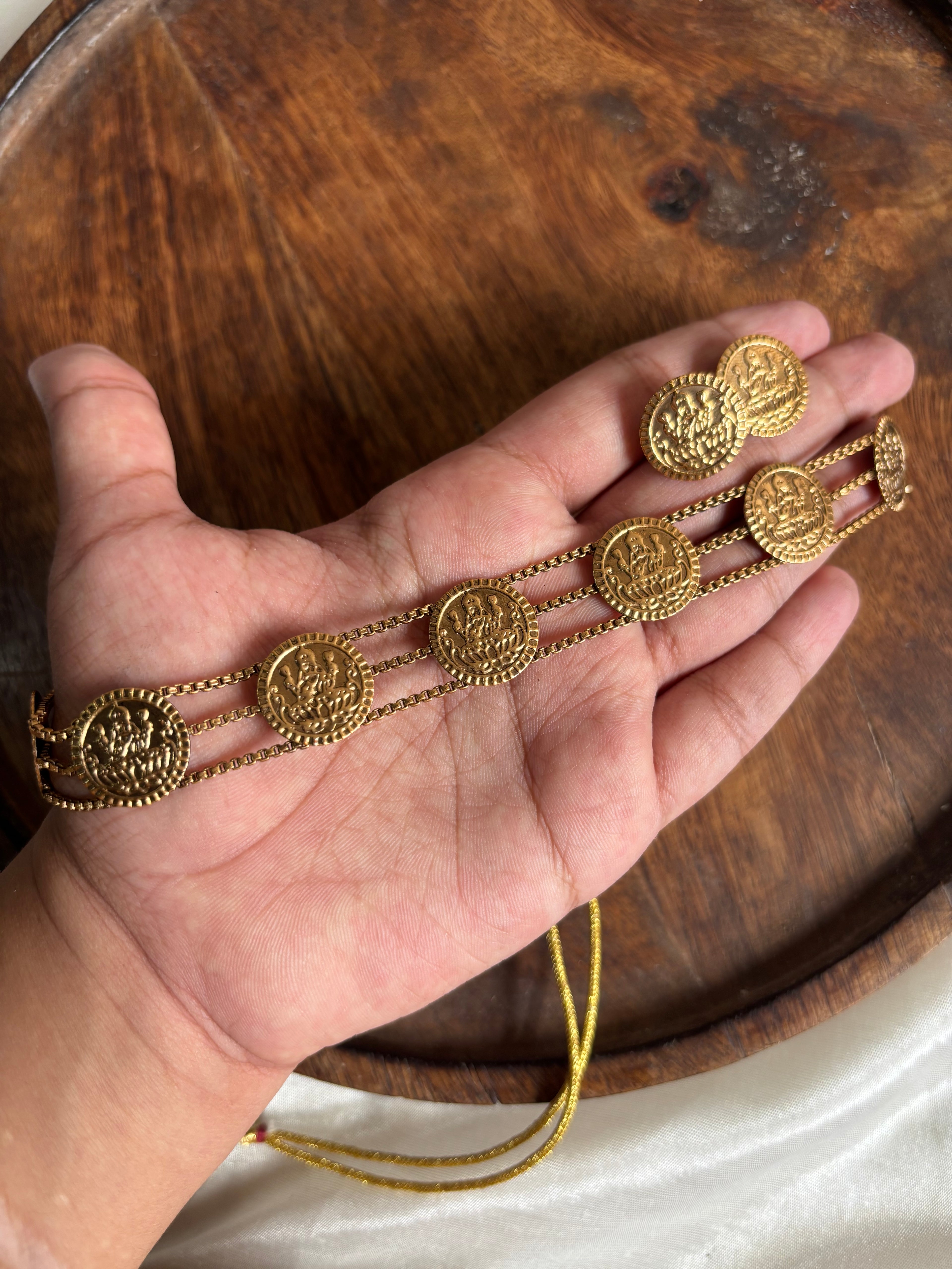 Coin lakshmi choker