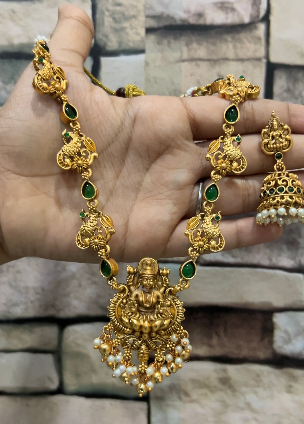 Peacock stone Lakshmi set