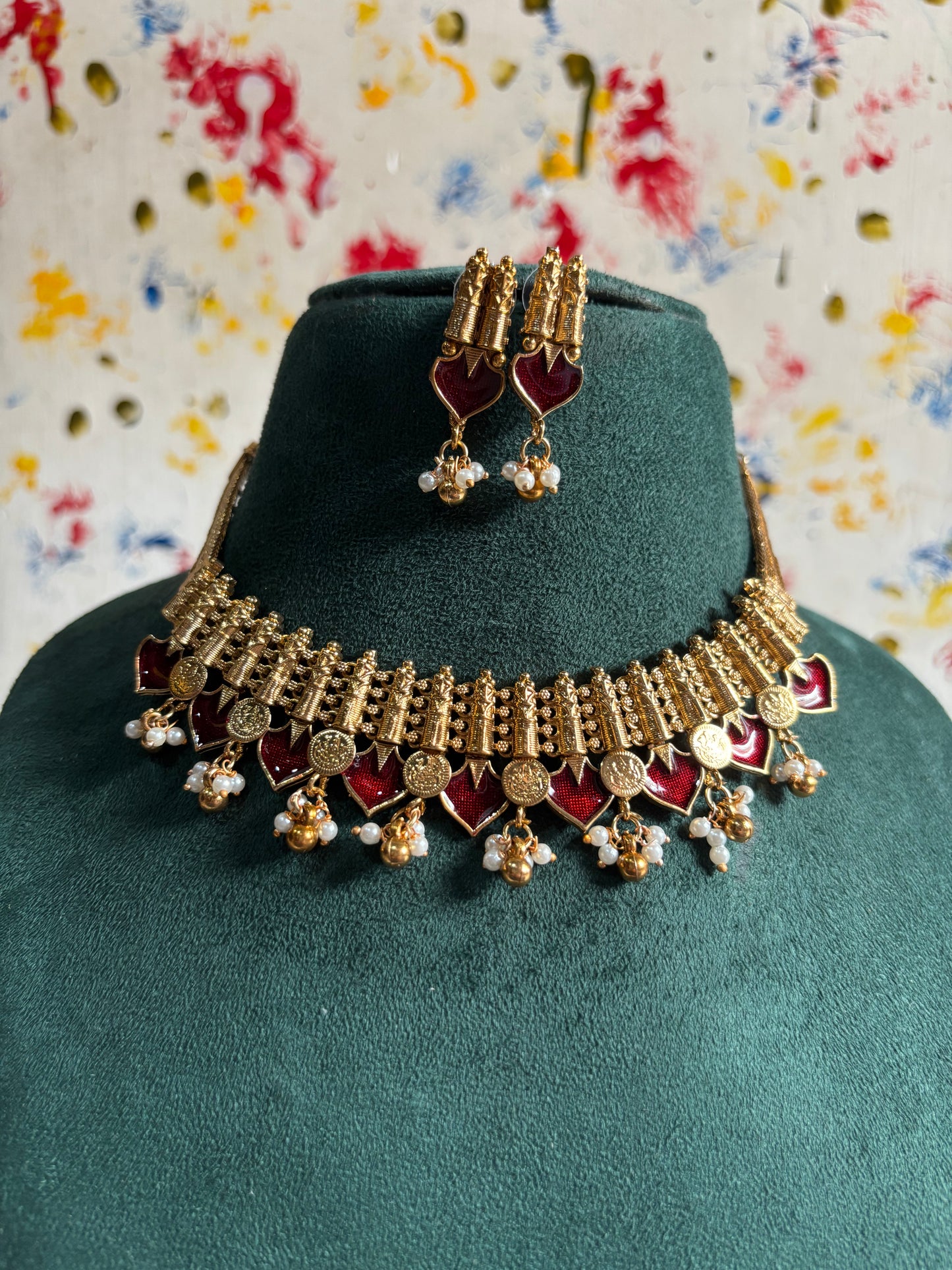 Traditional leaf necklace