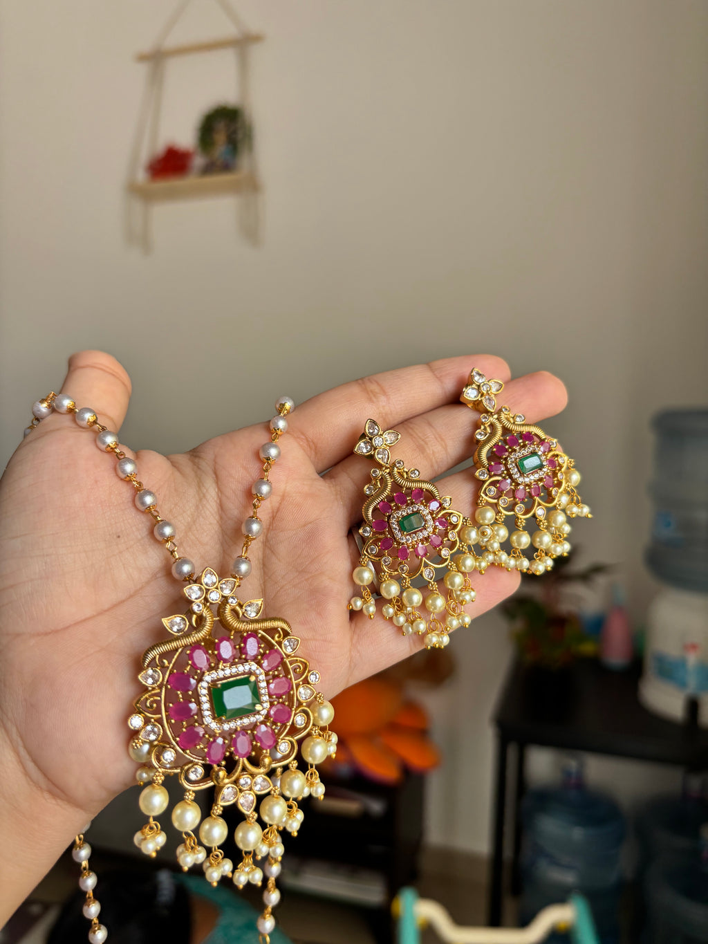 Pearl kemp chain