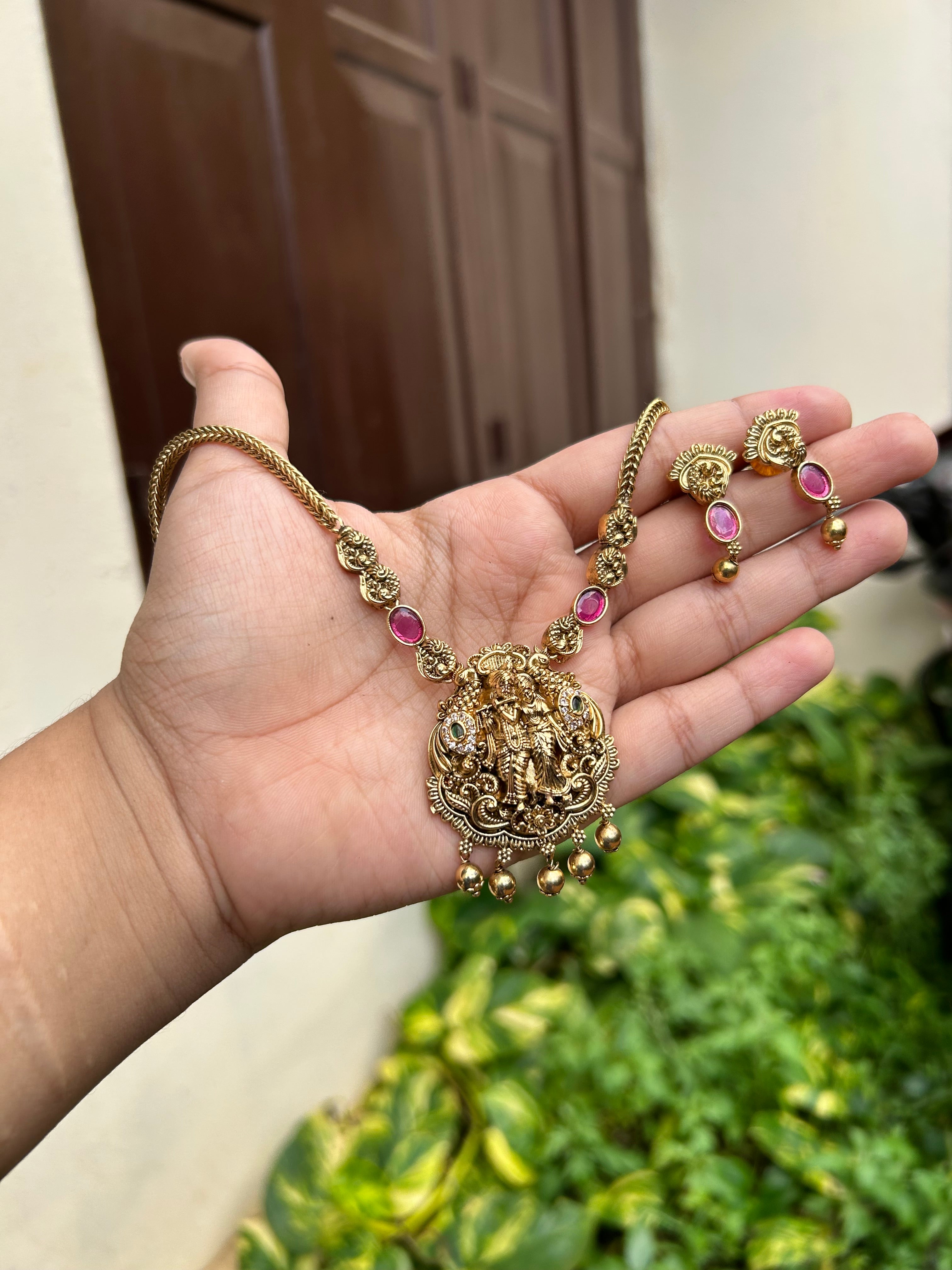Nakshi Radha krishna
