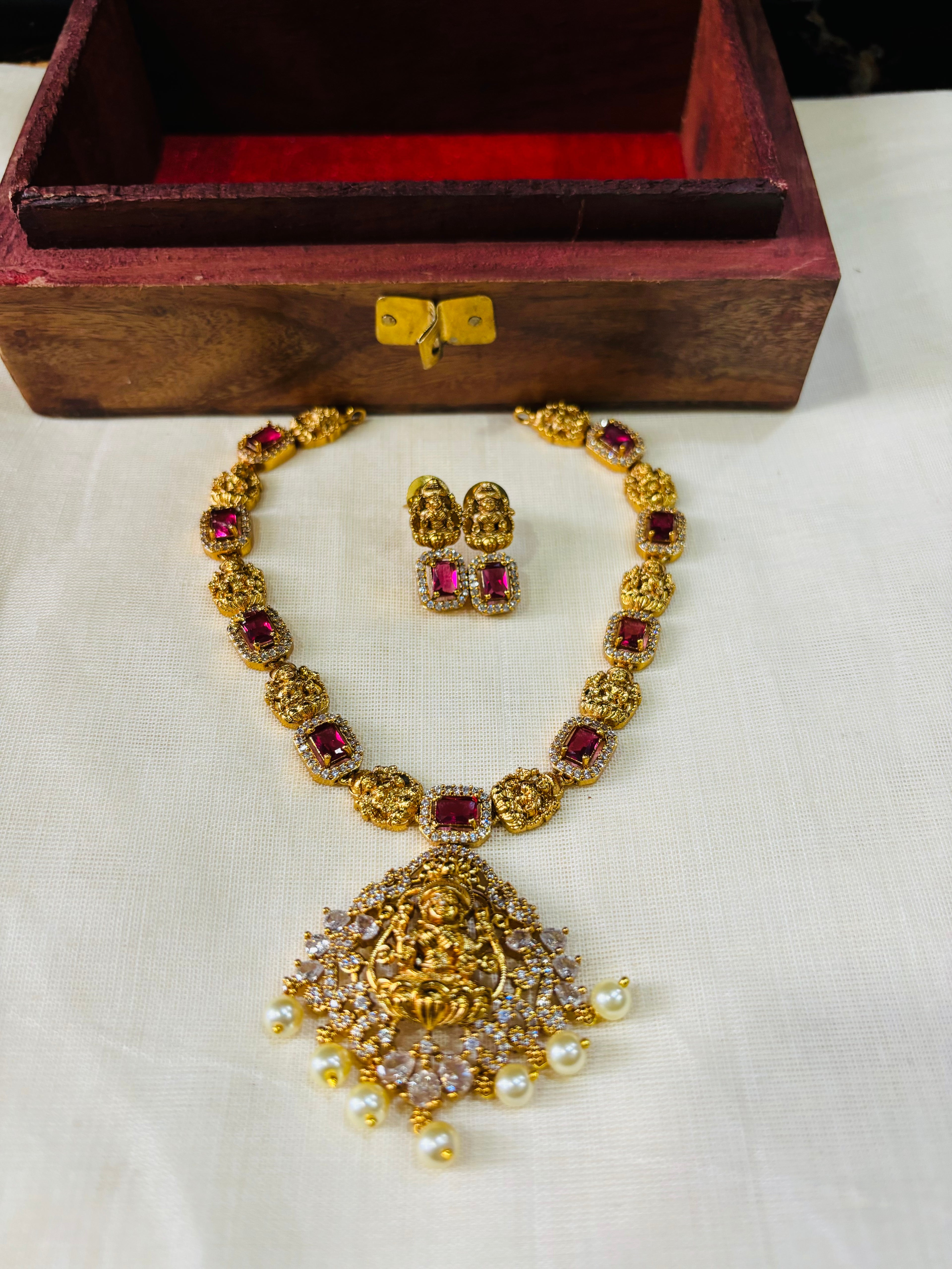 Ad lakshmi