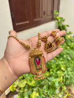 Thidamb necklace