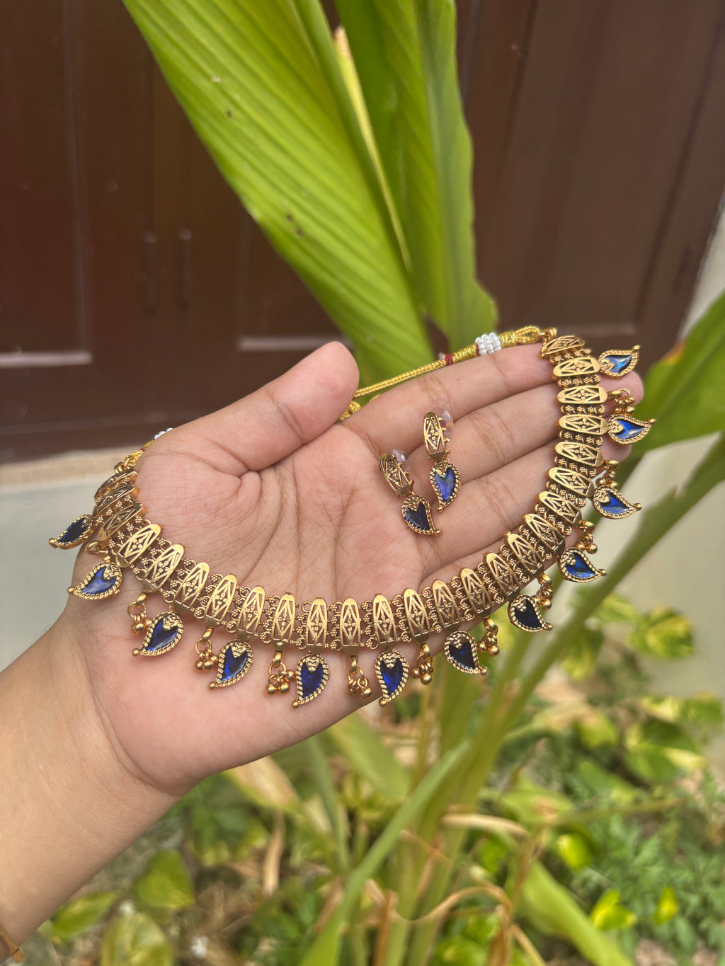 Mango drops necklace