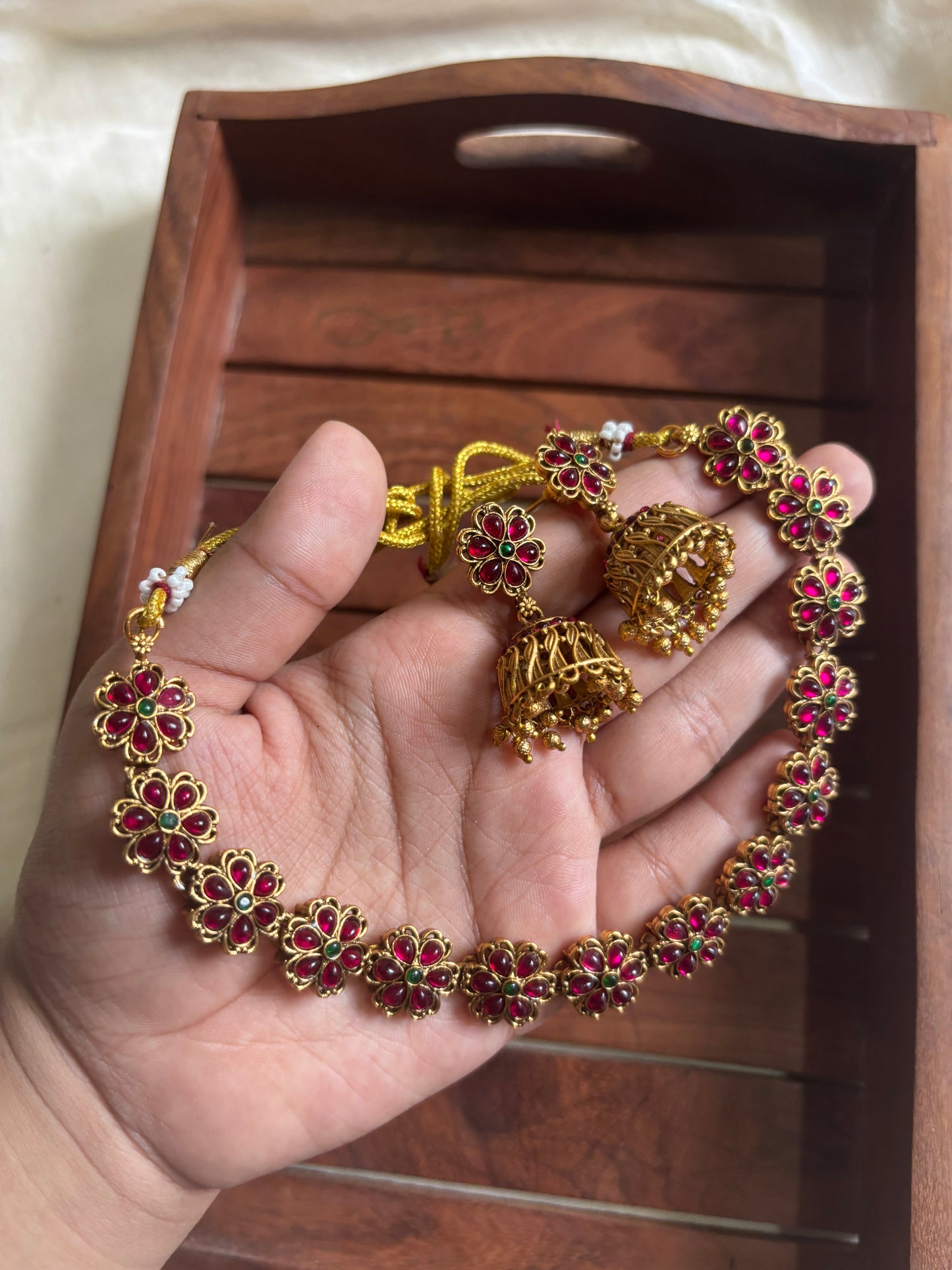 Floral choker