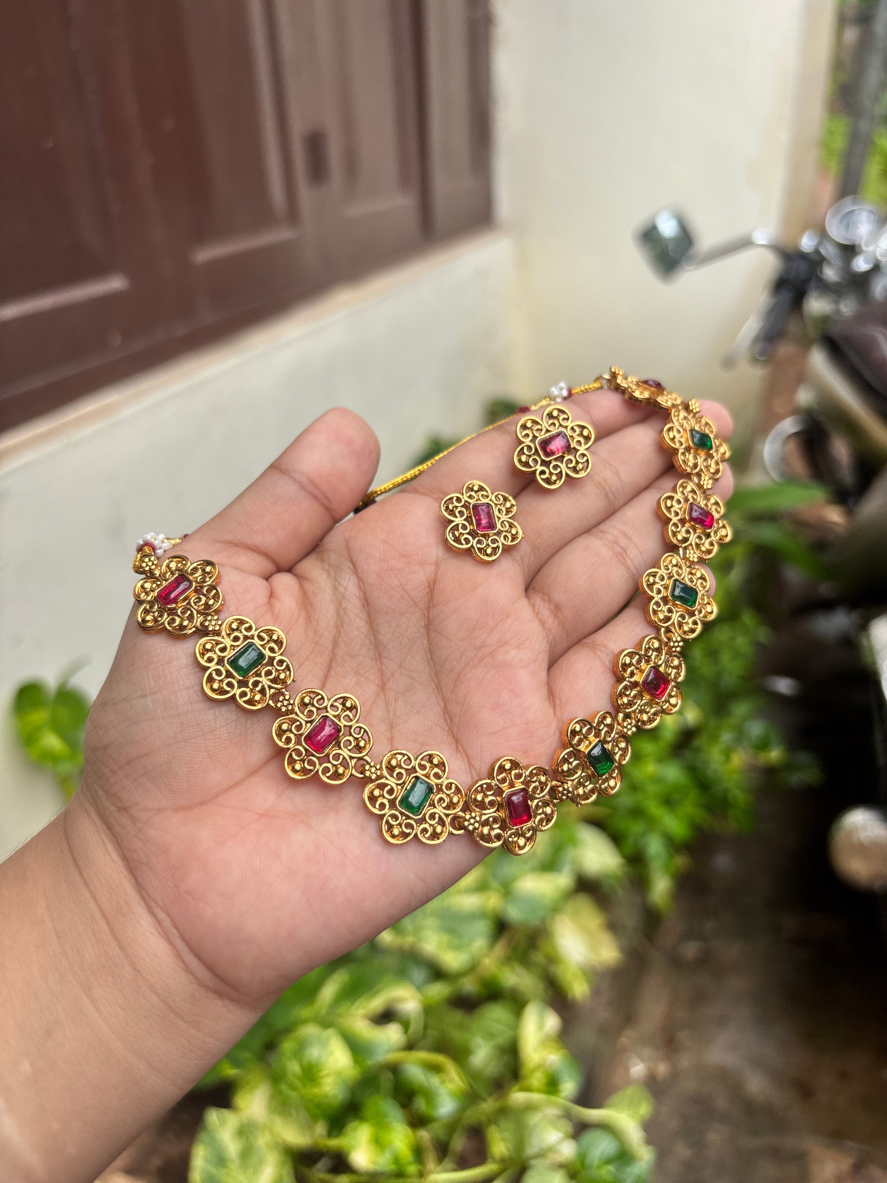 Flower GP necklace