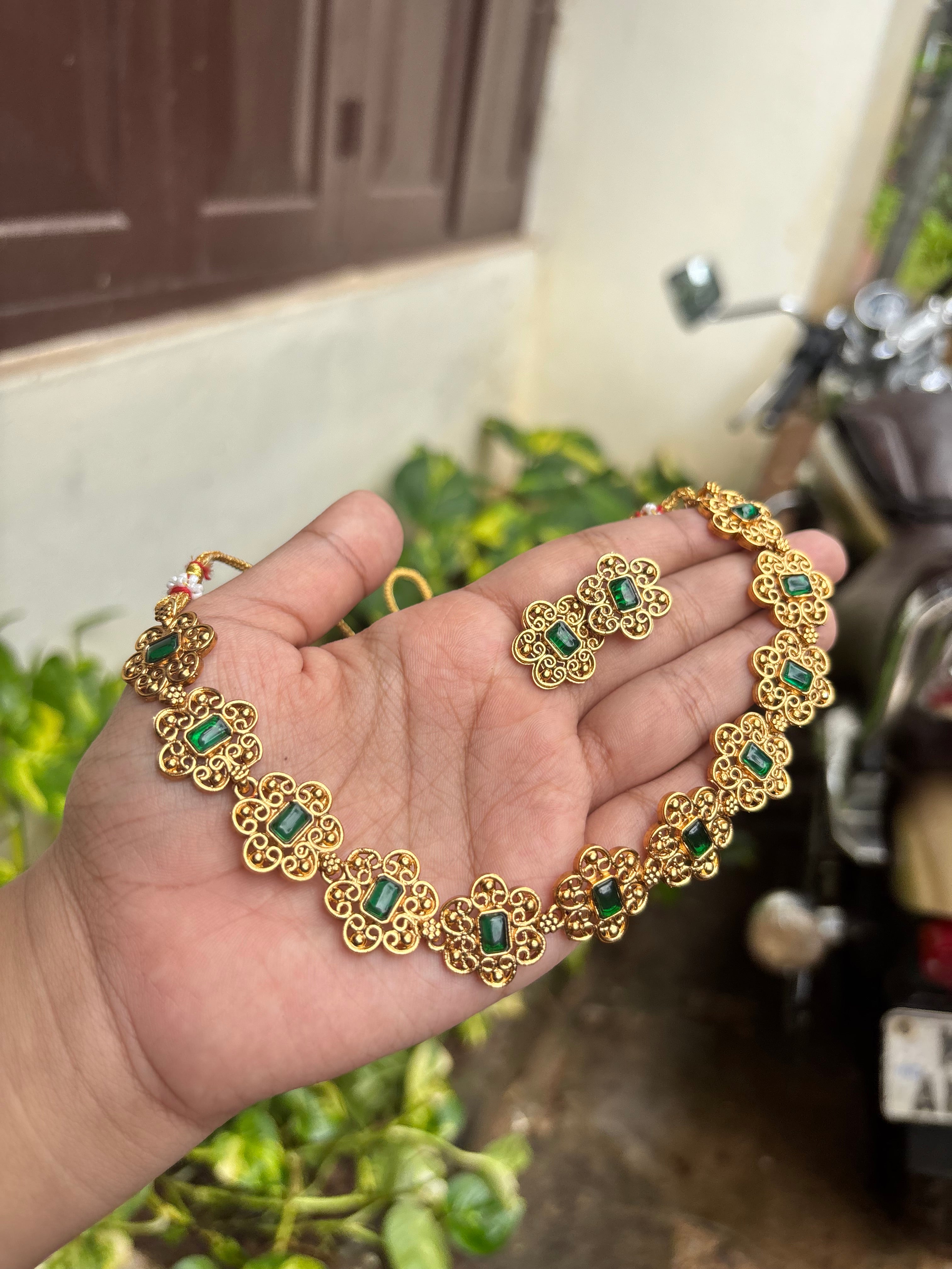 Flower GP necklace
