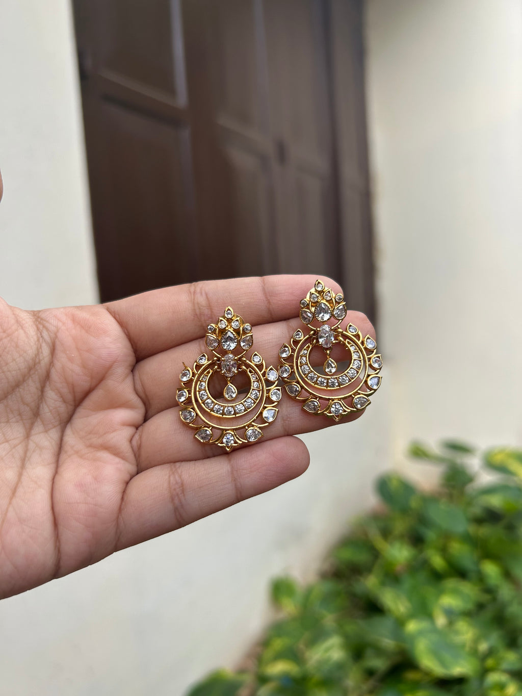 Light weight earrings