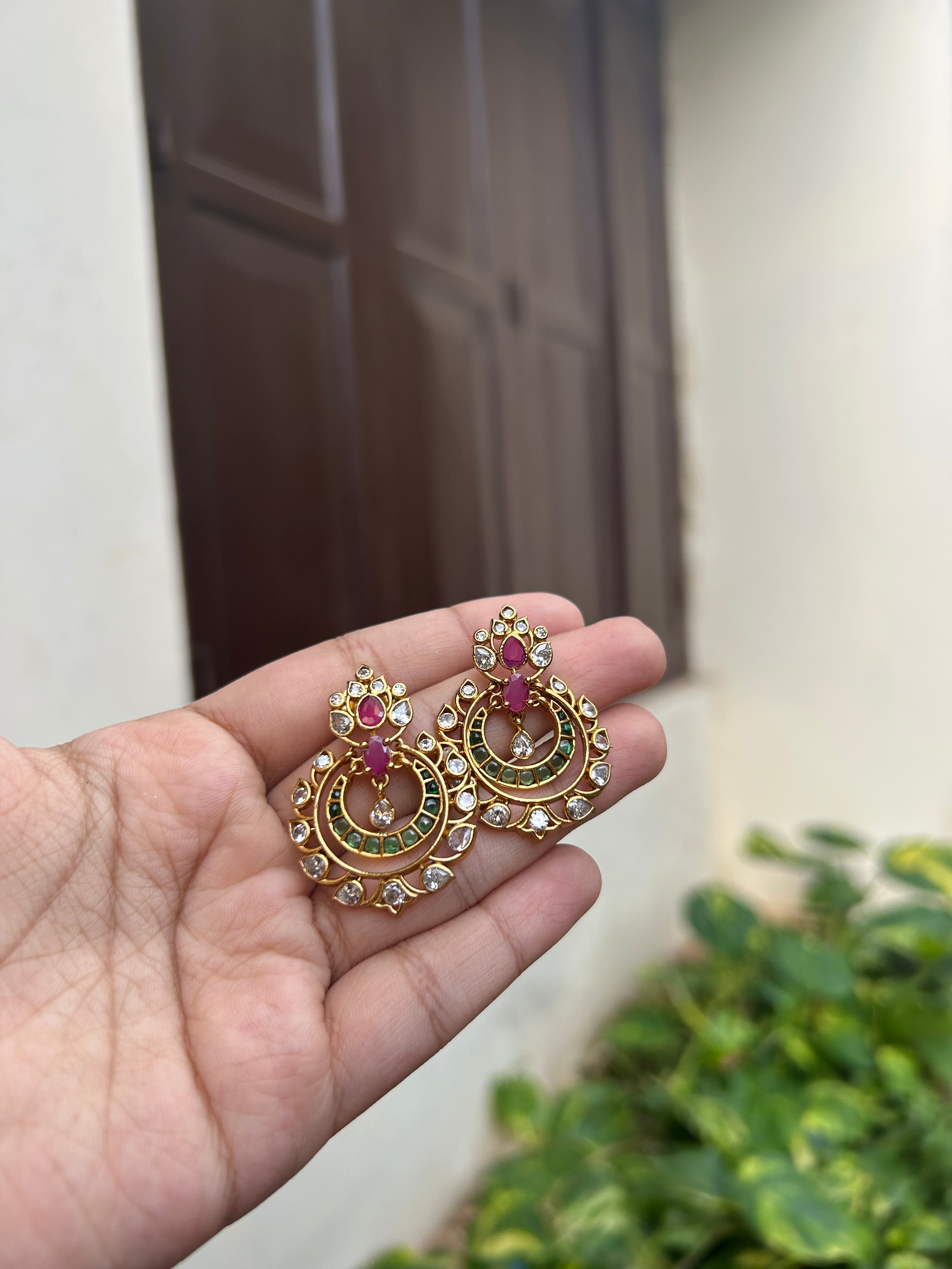 Light weight earrings