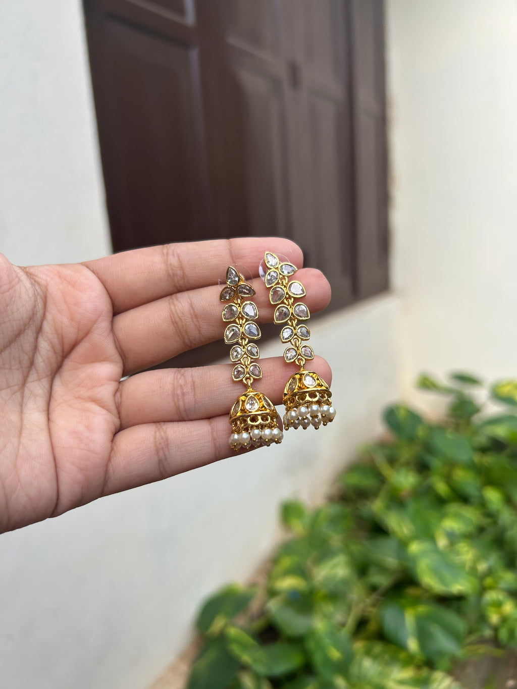 Light weight earrings