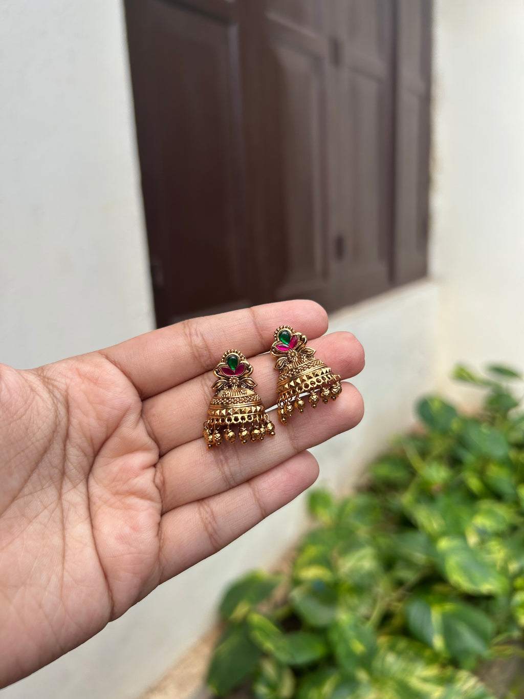 Light weight earrings