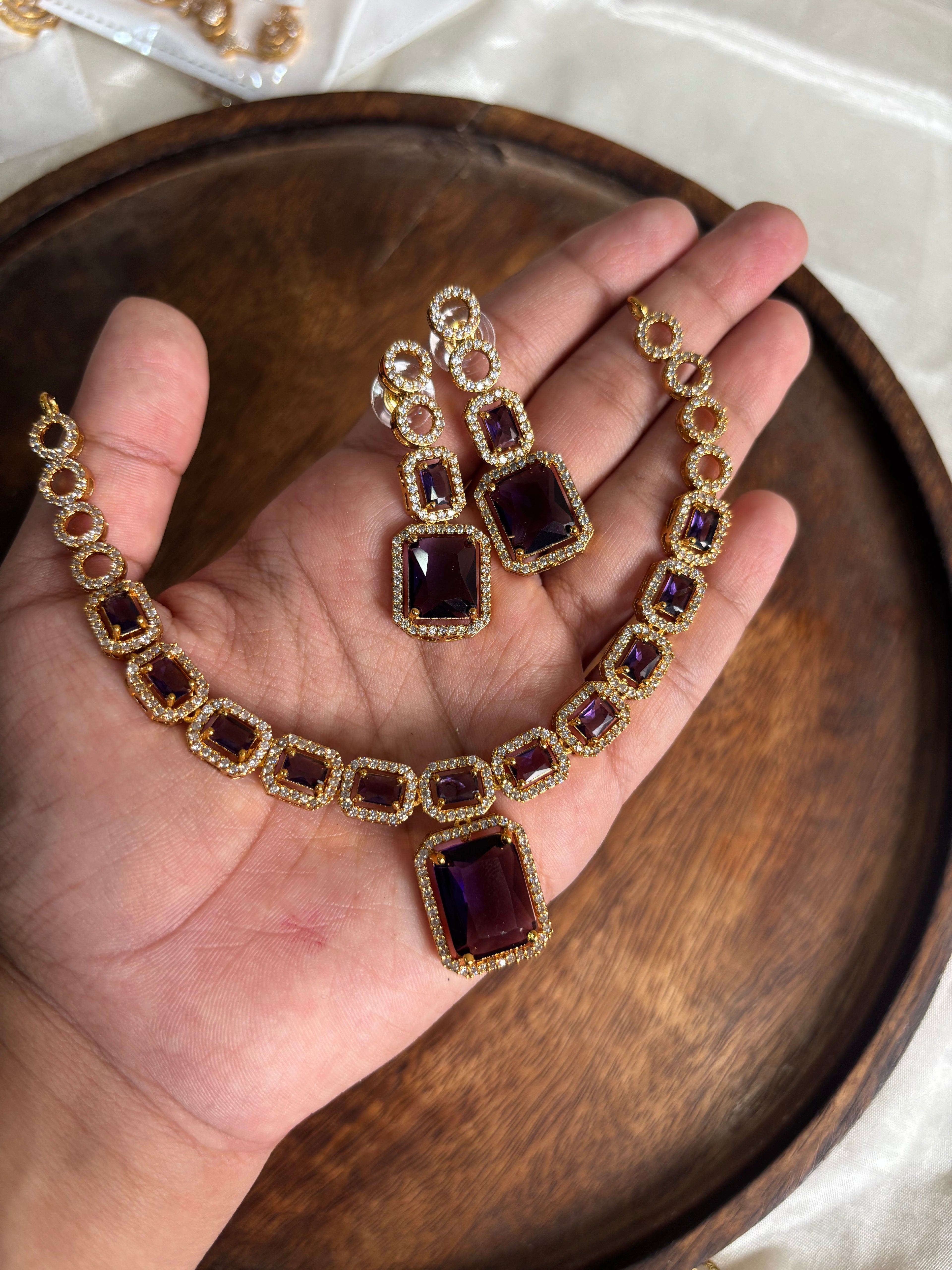 Uncut ad stone set