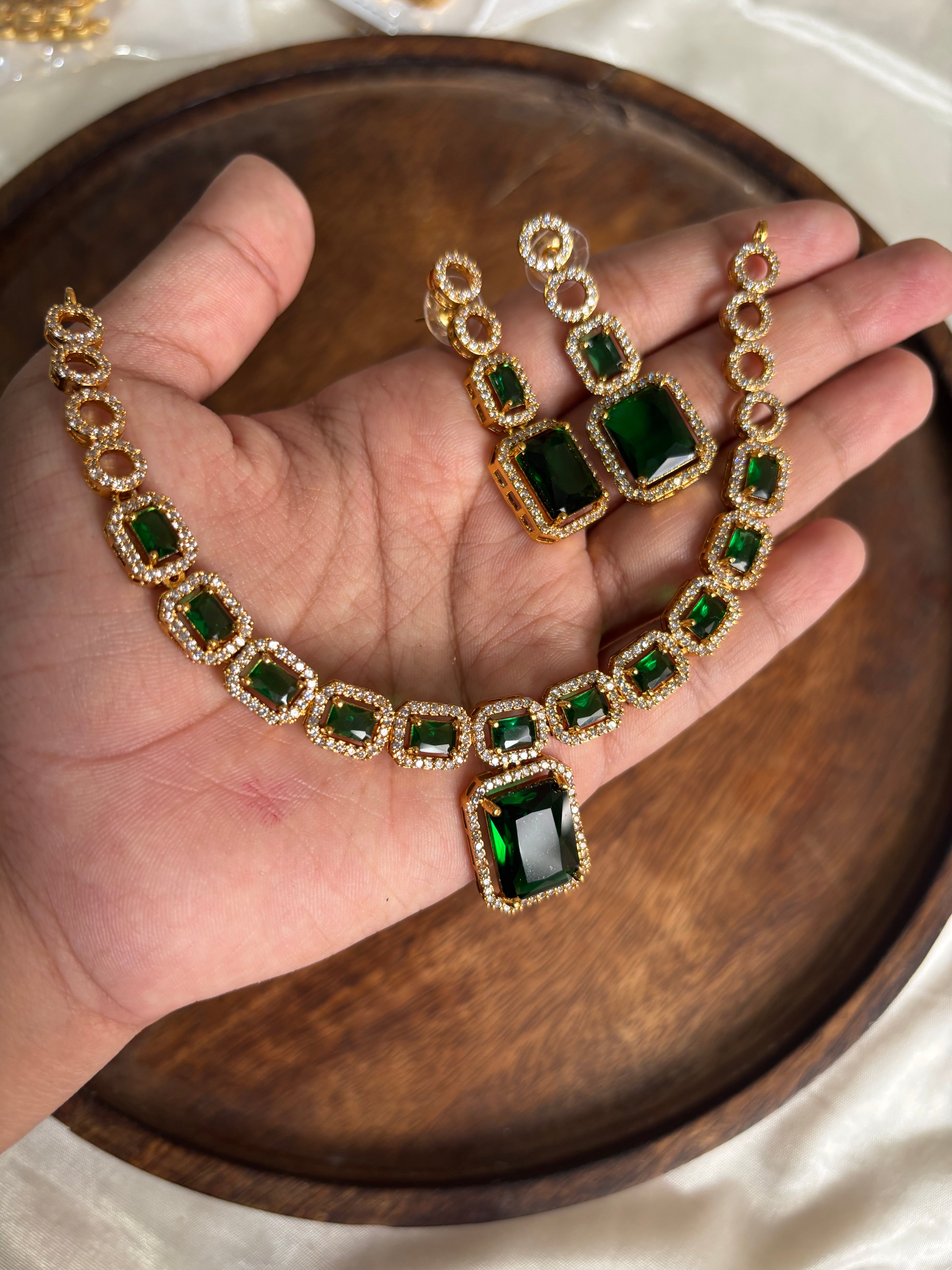 Uncut ad stone set