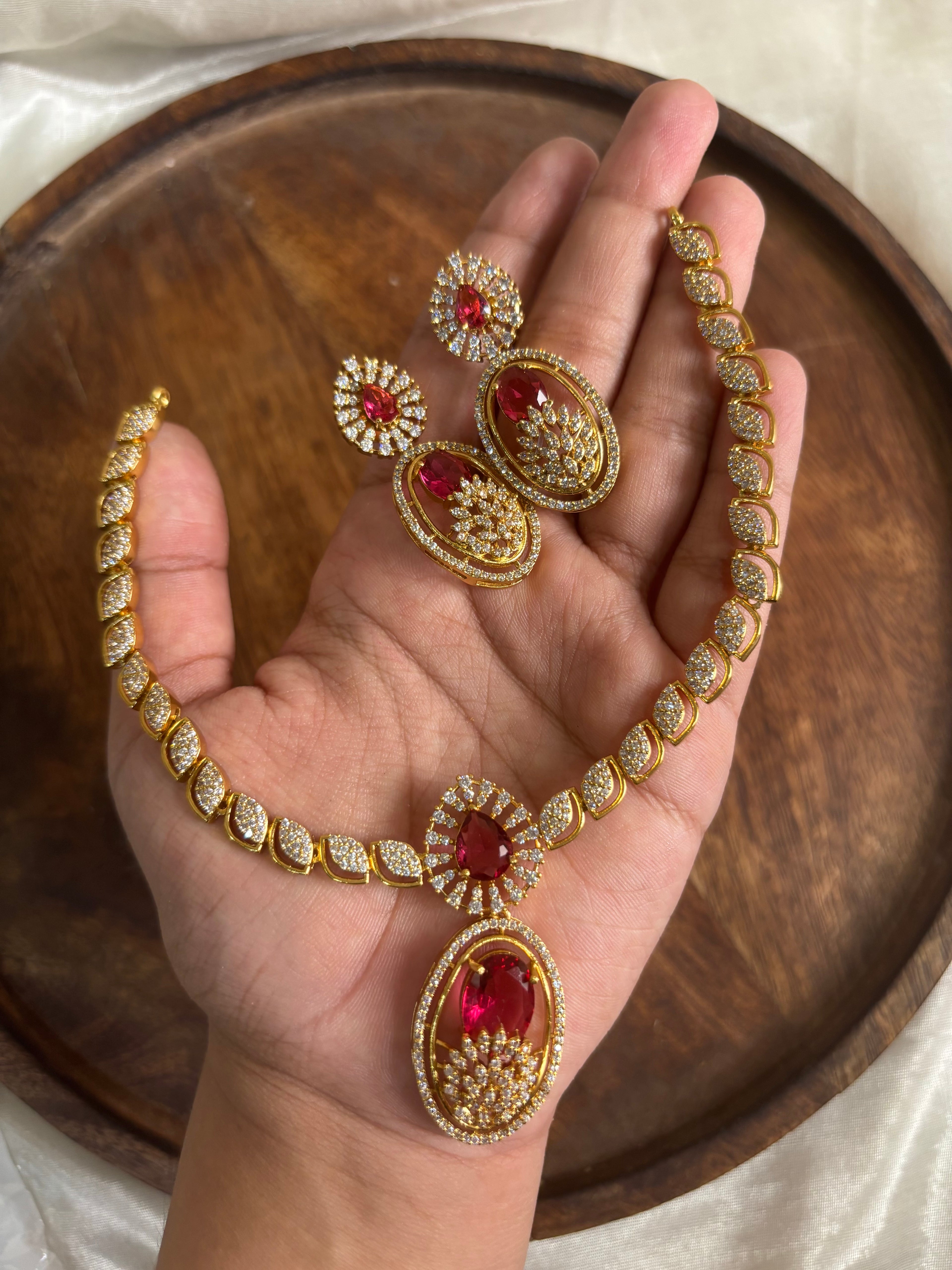 Embossed diamond stone necklace