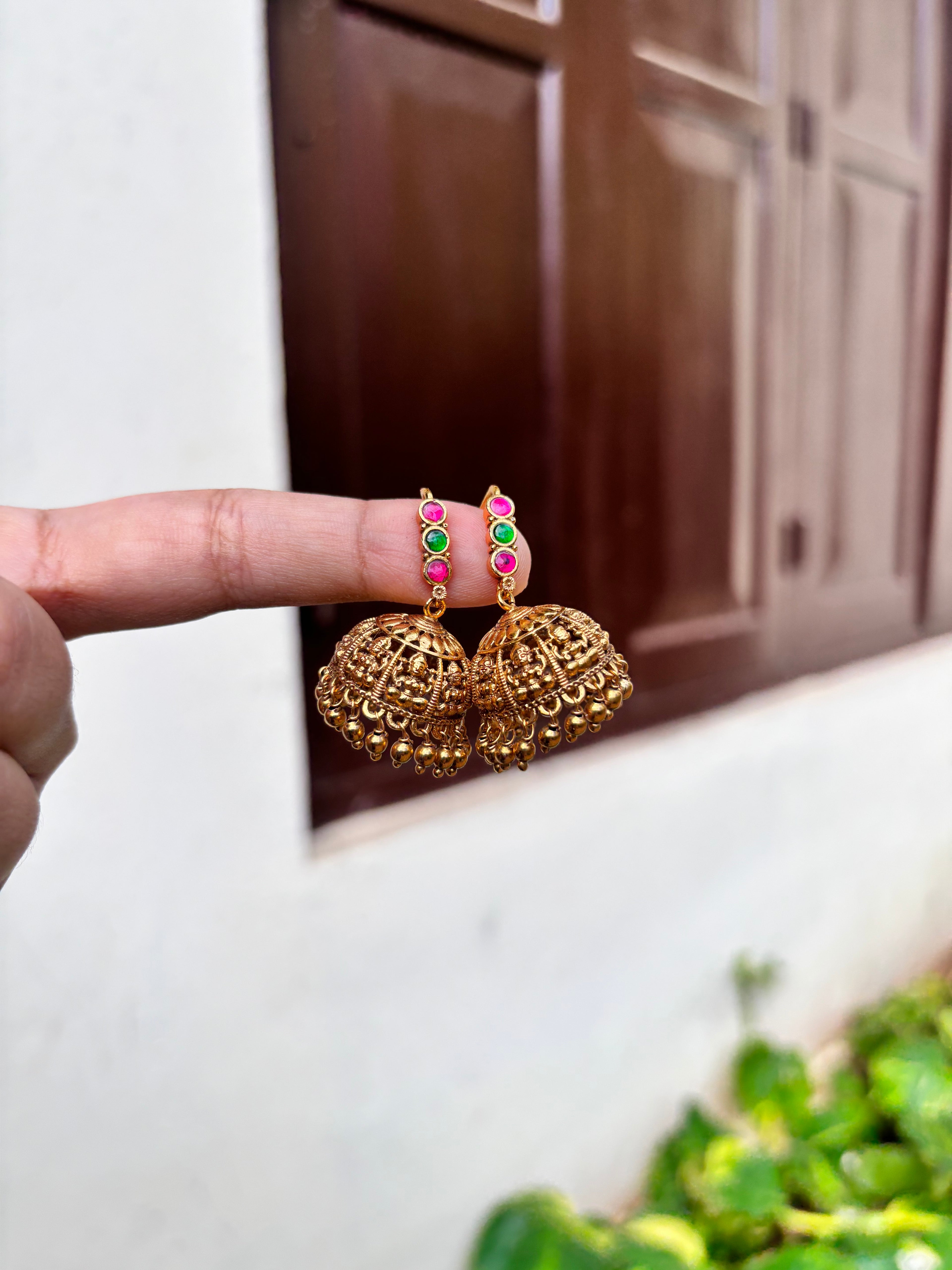 Kundan hook jhumkas
