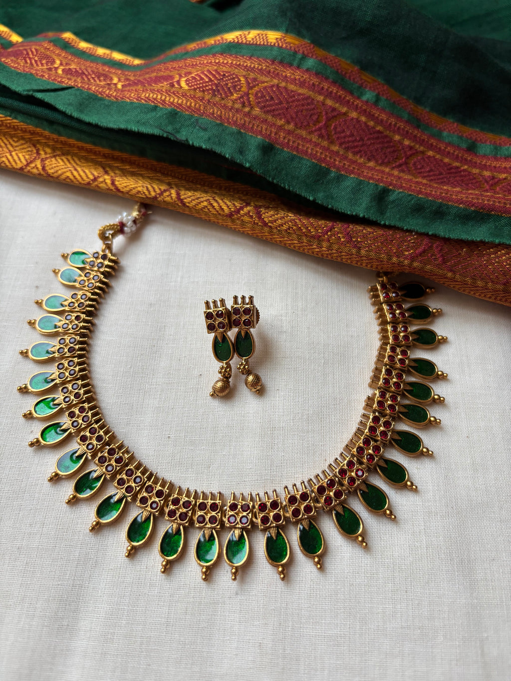 Traditional set