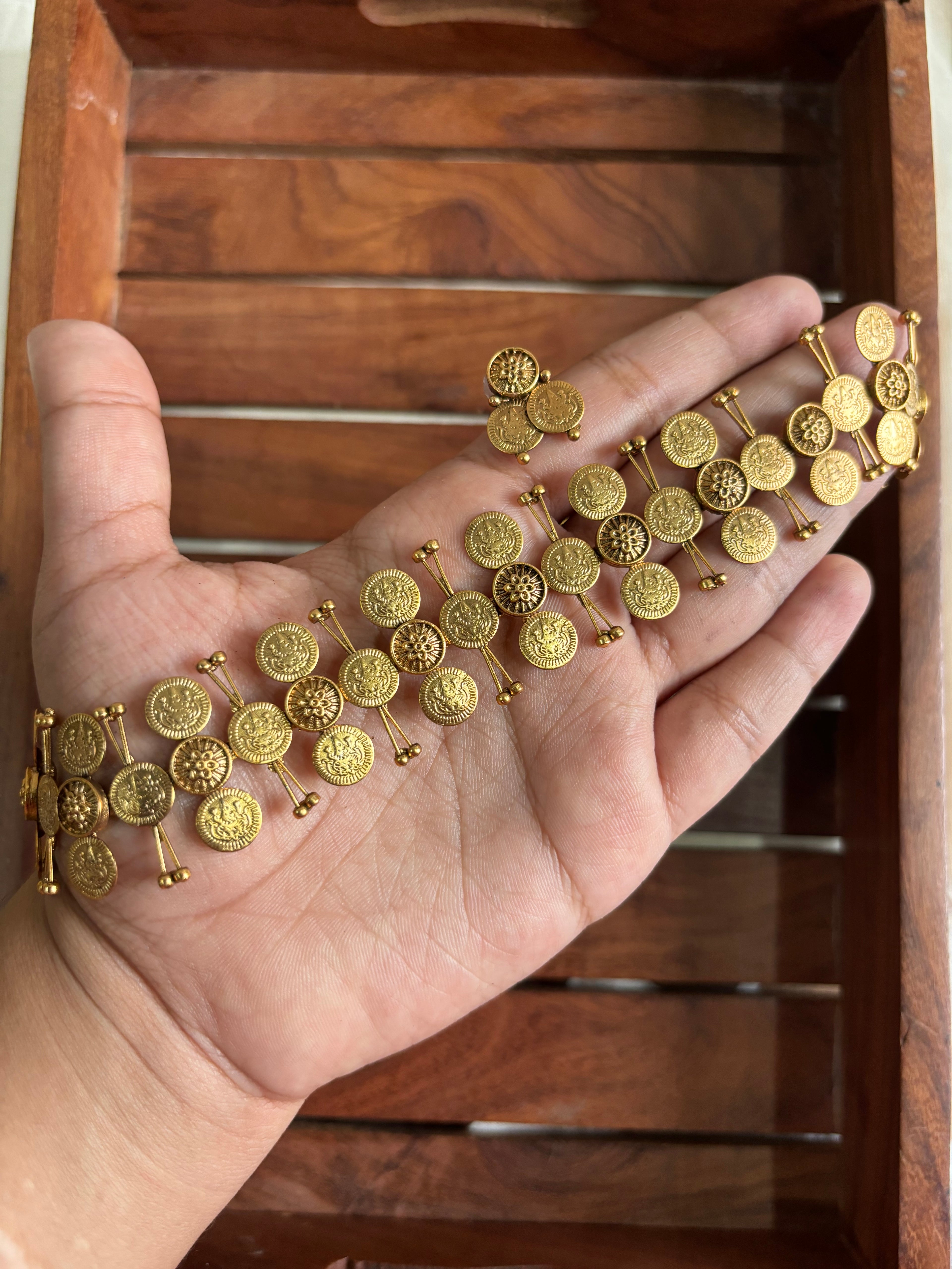 Layered coin choker-2