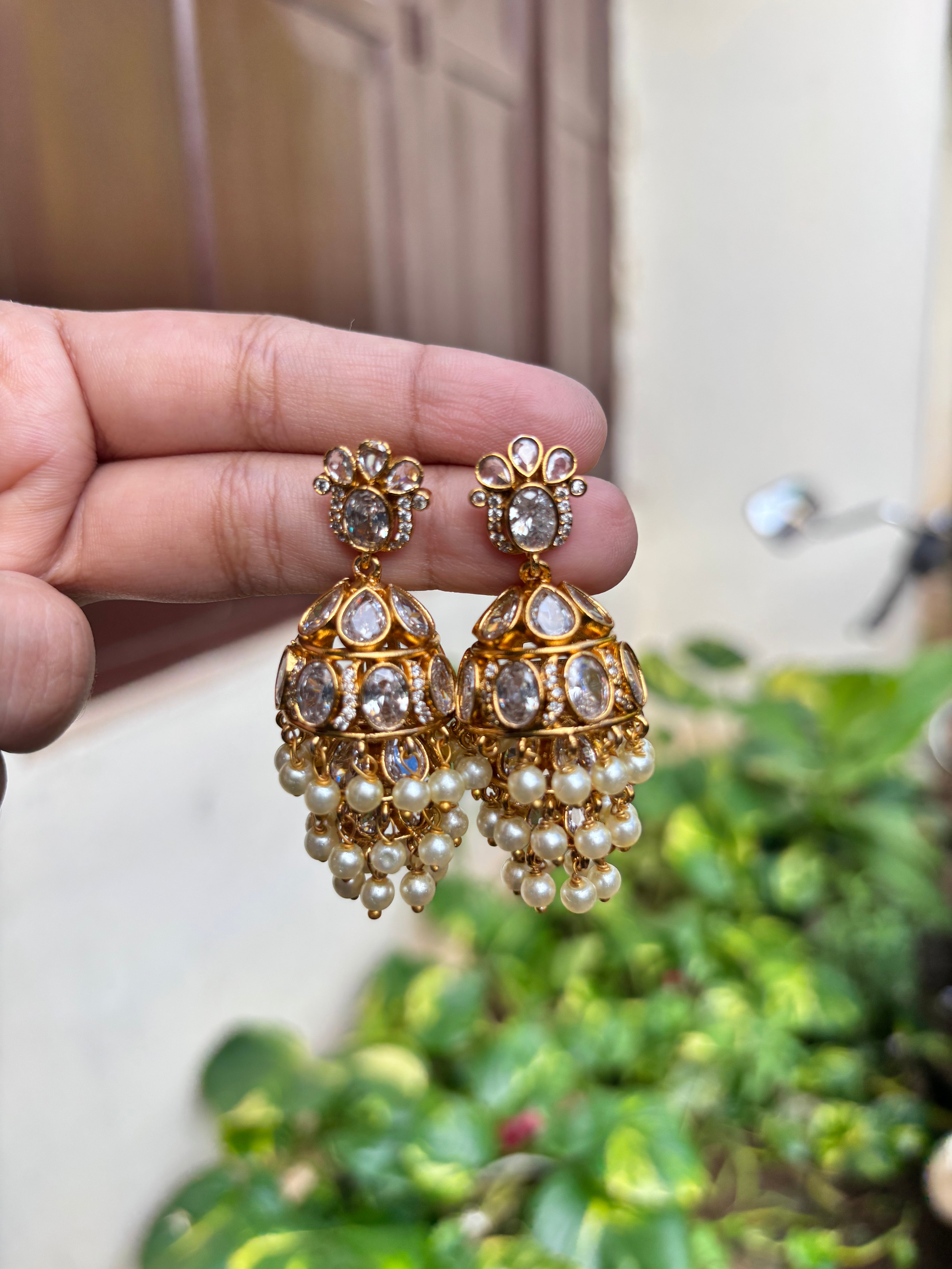 White drops earrings