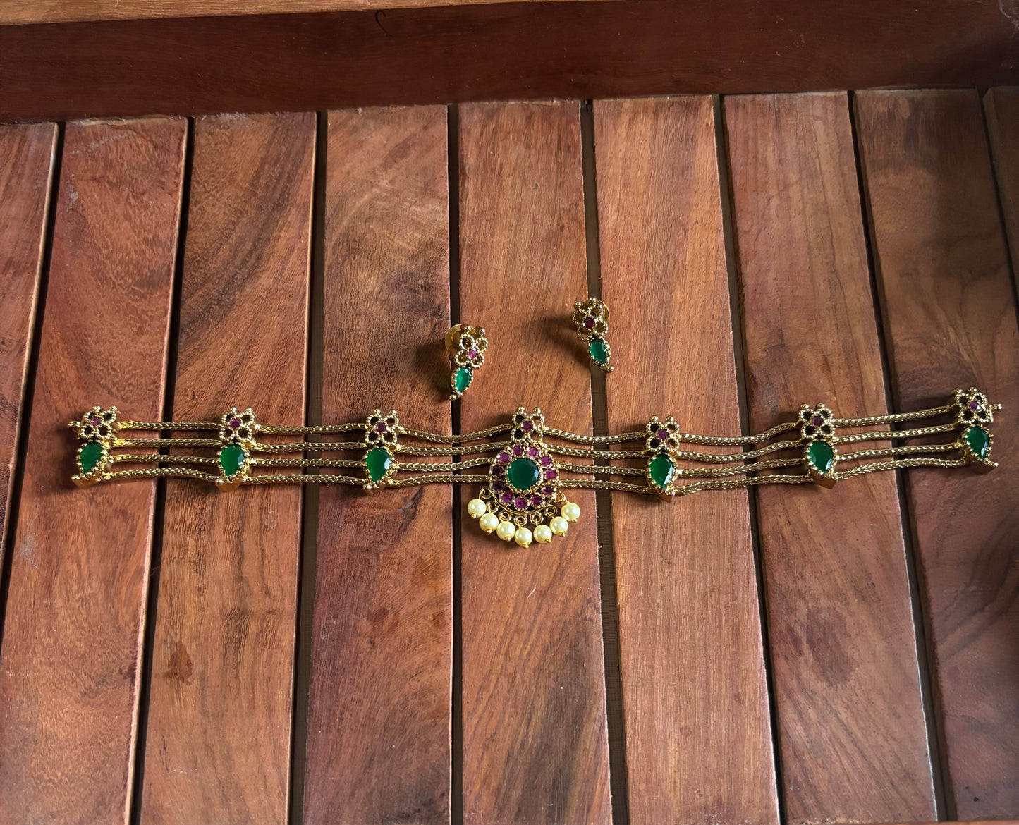 Mango palakka choker