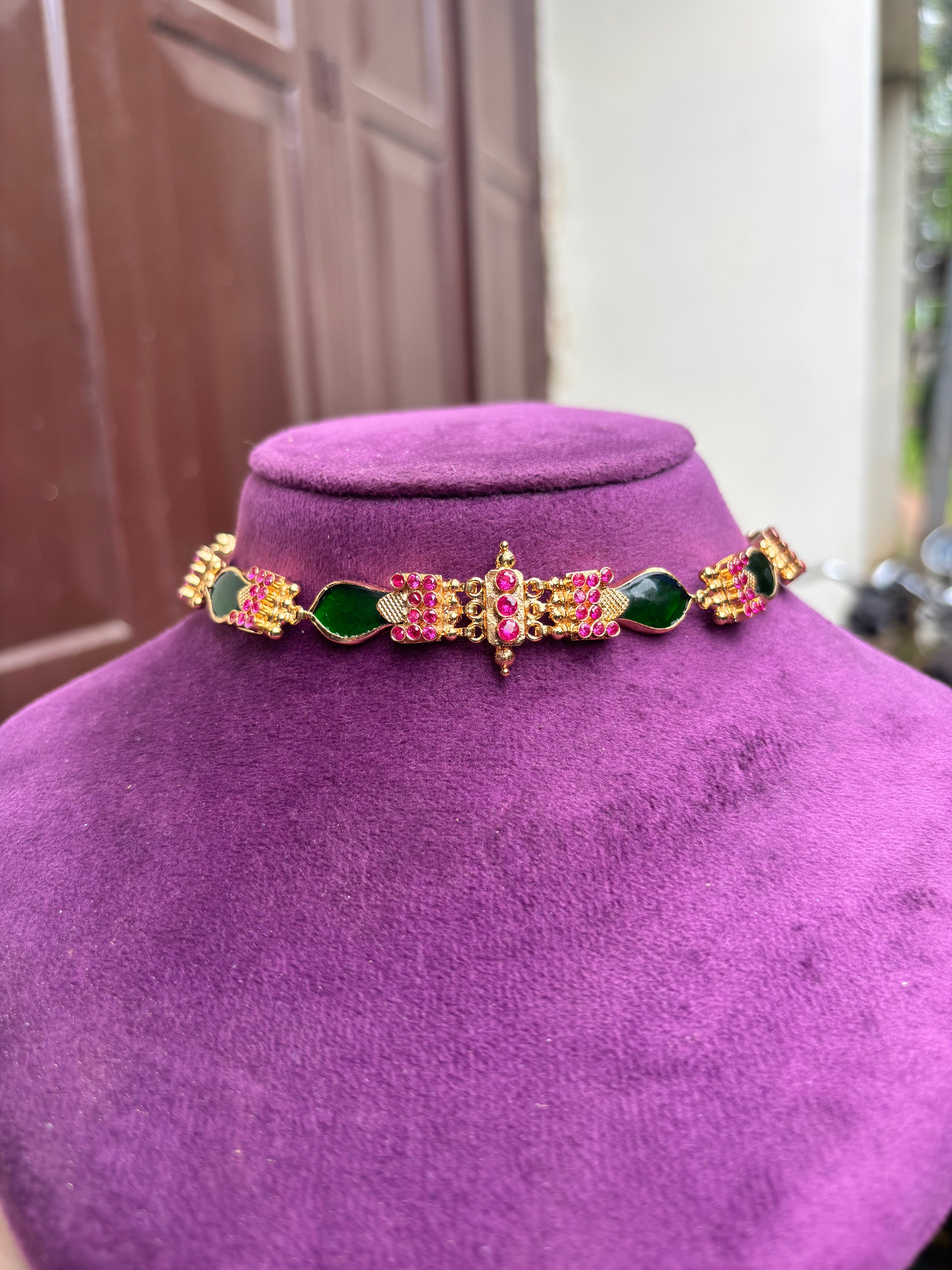 Nagapadam choker