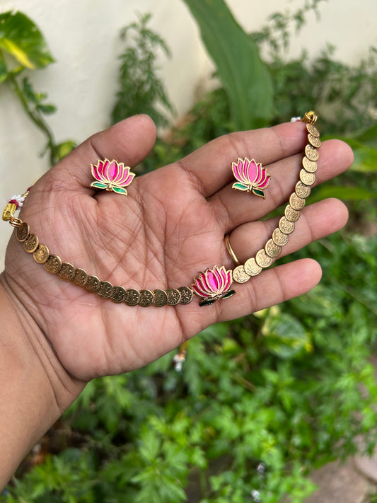 Lotus coin choker