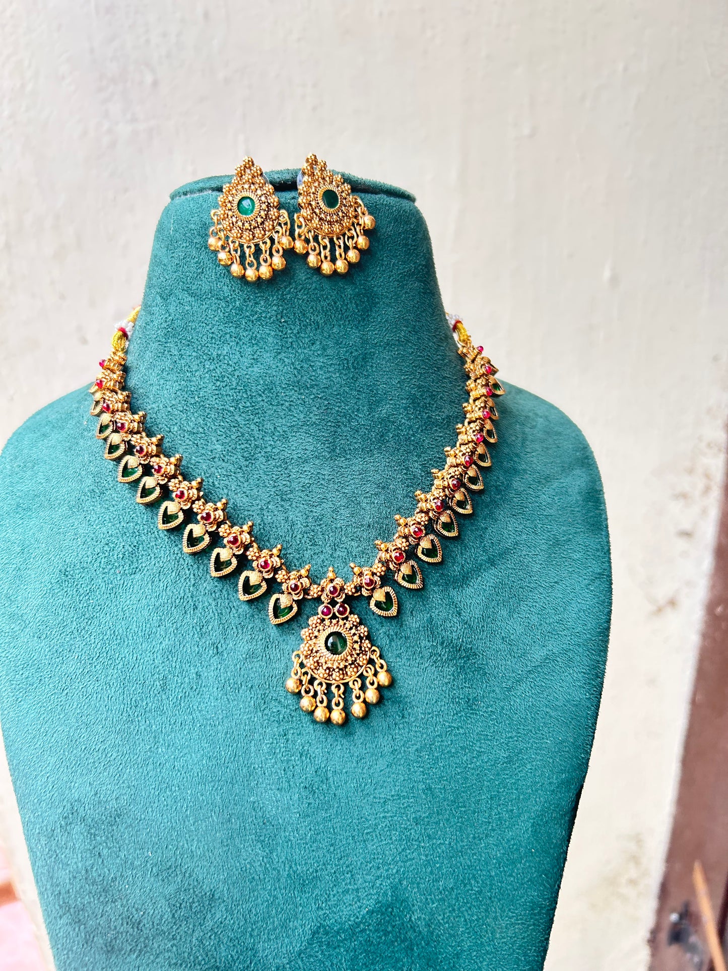 Palakka stone necklace