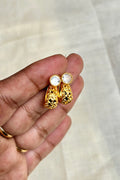 Stone hanging earrings