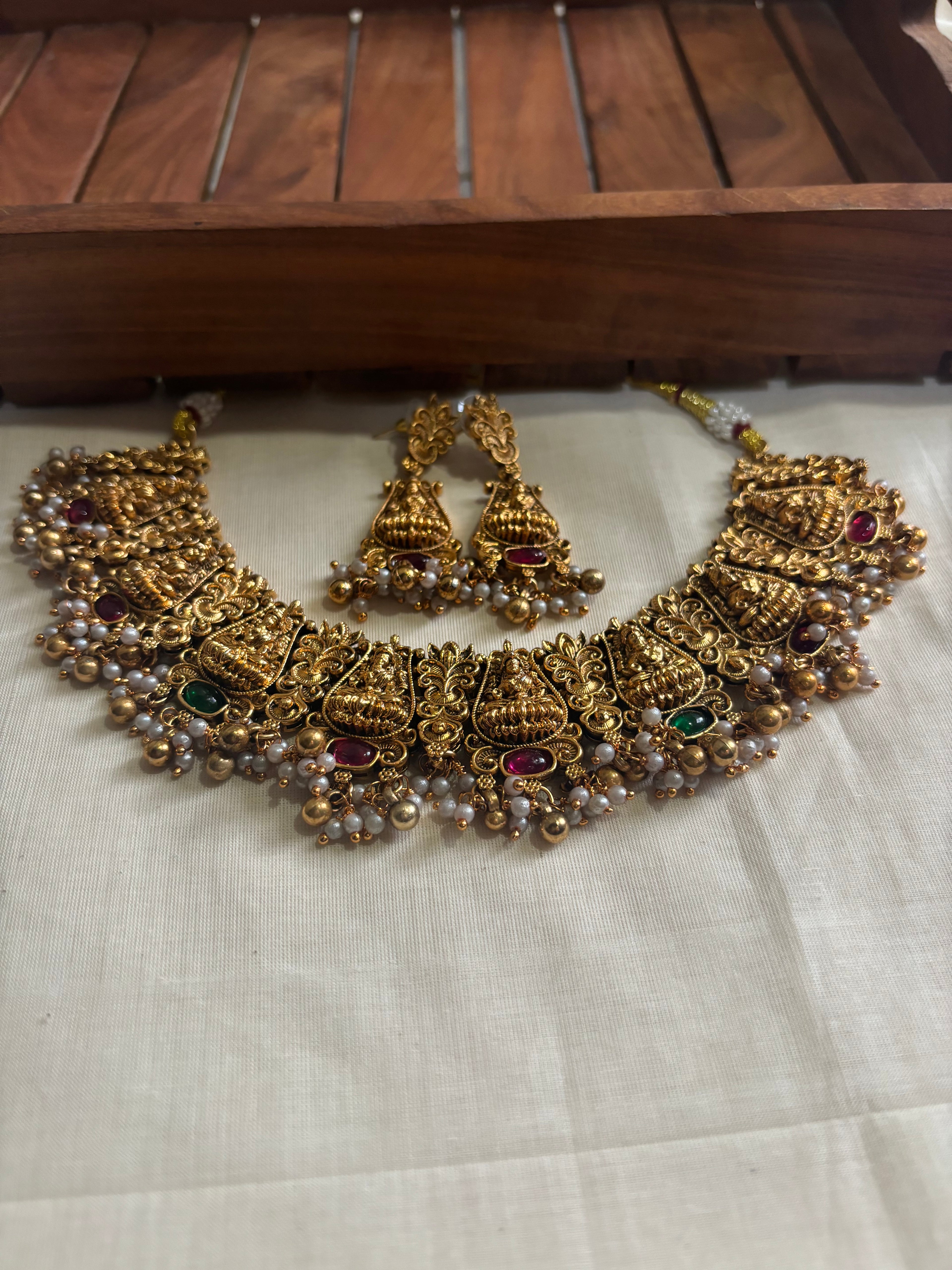 Bridal necklace