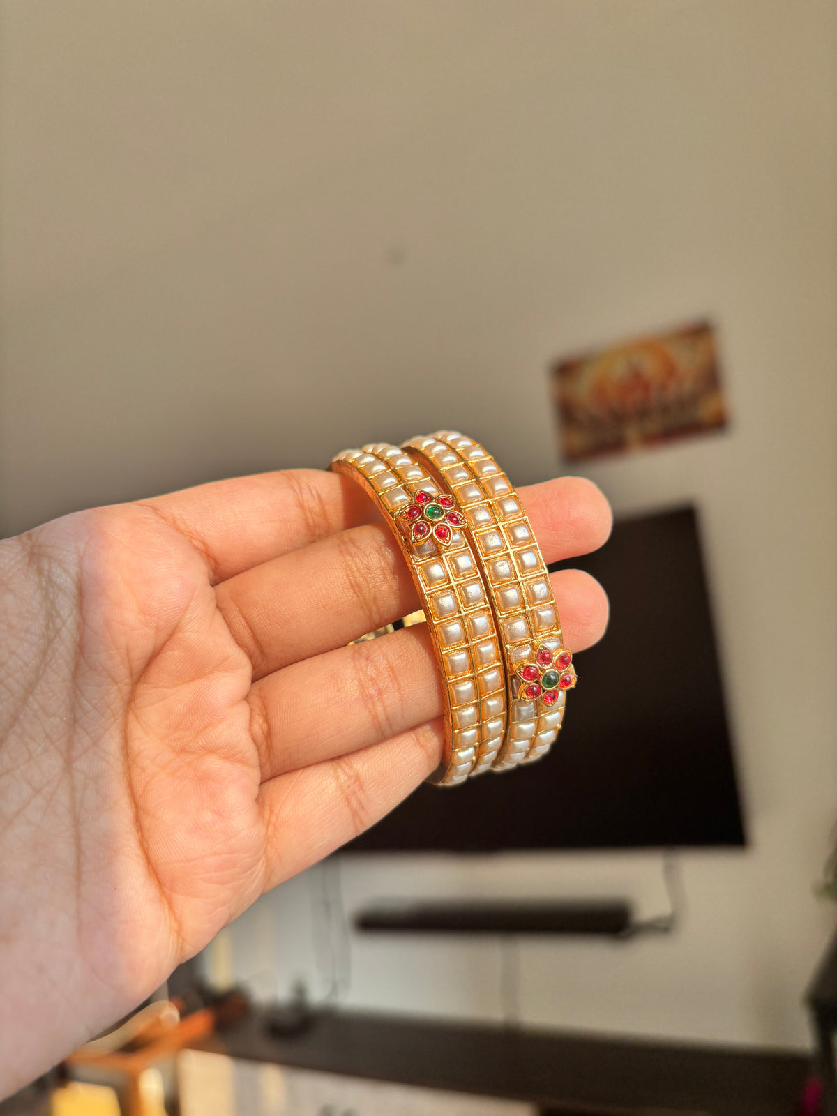 Flower pearl bangles
