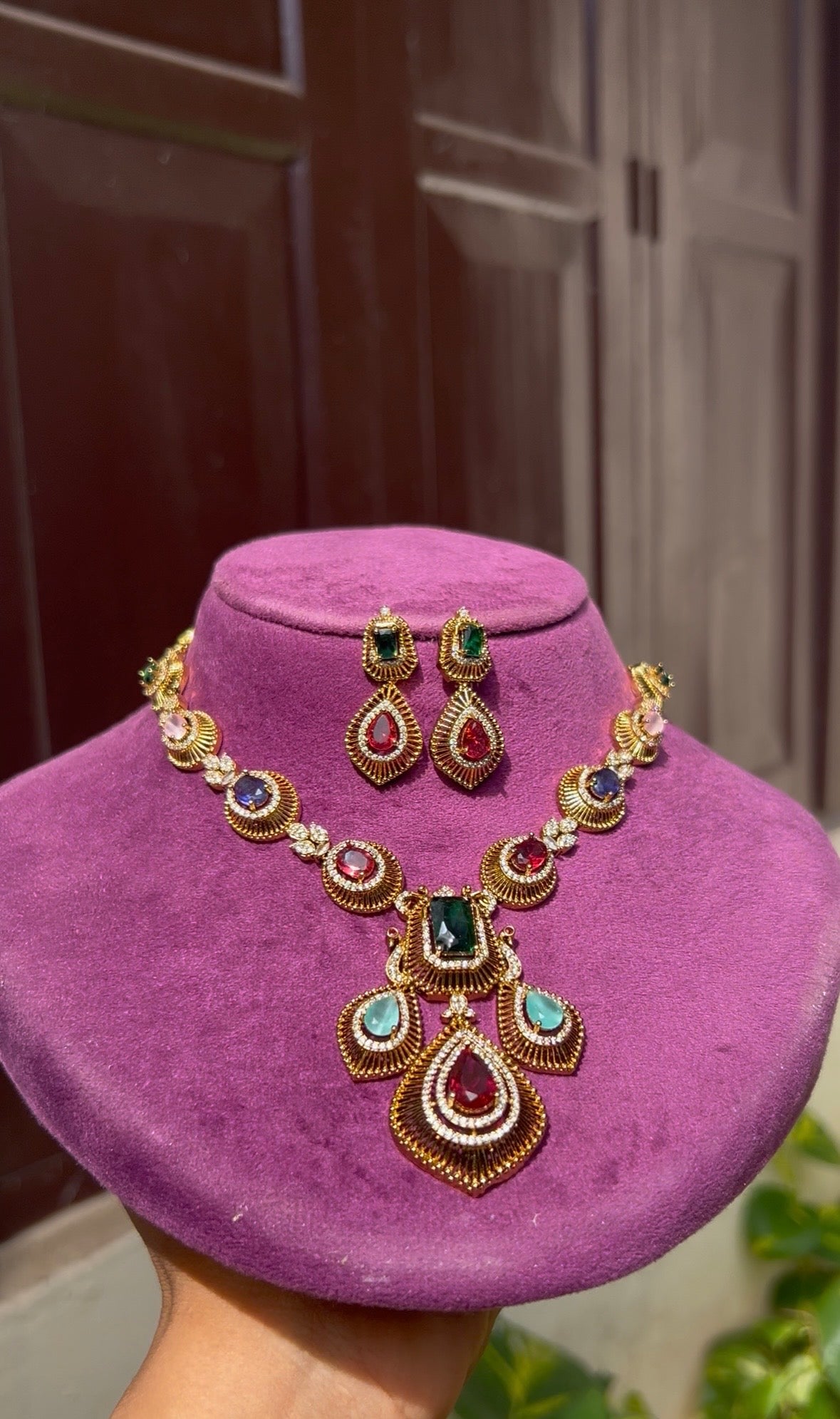 Multistone partywear