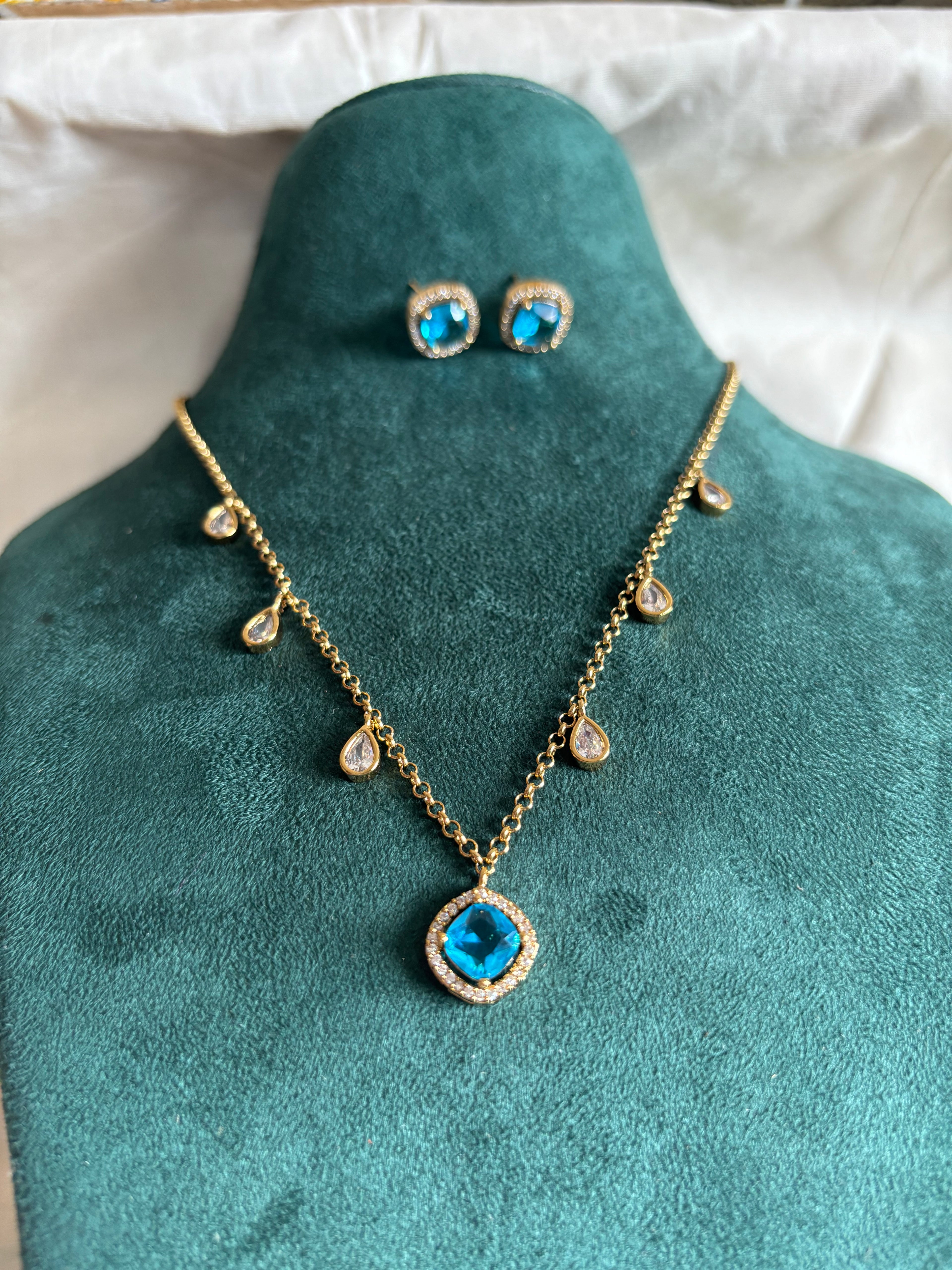Sea blue chain