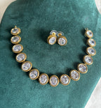 Stone choker